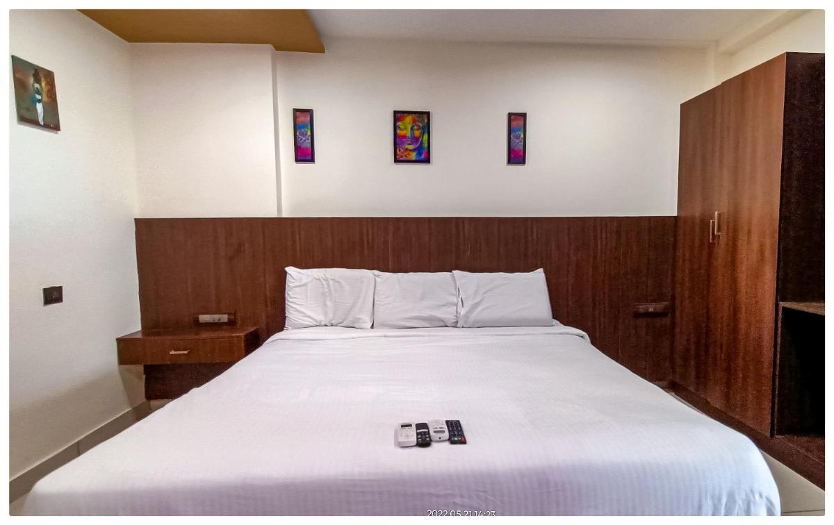 Deluxe King Room photo 1