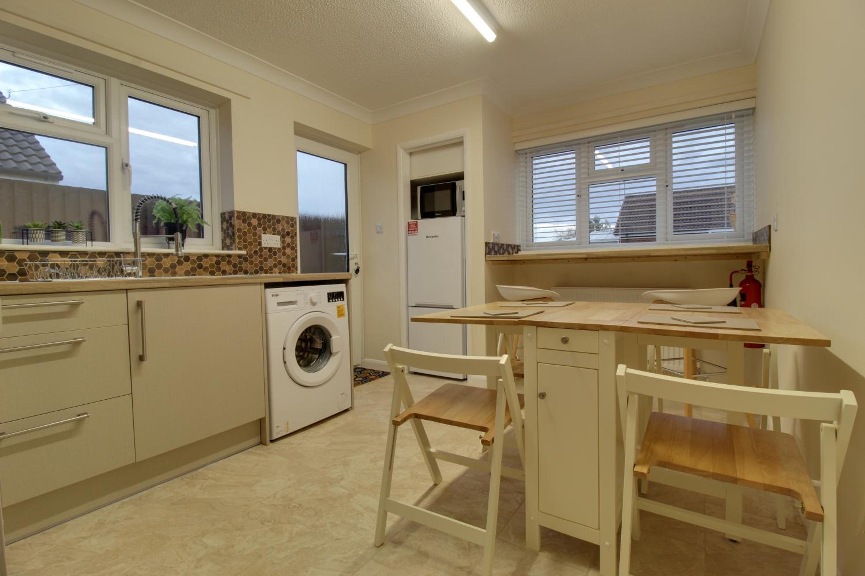 Two-Bedroom House - Photo 14