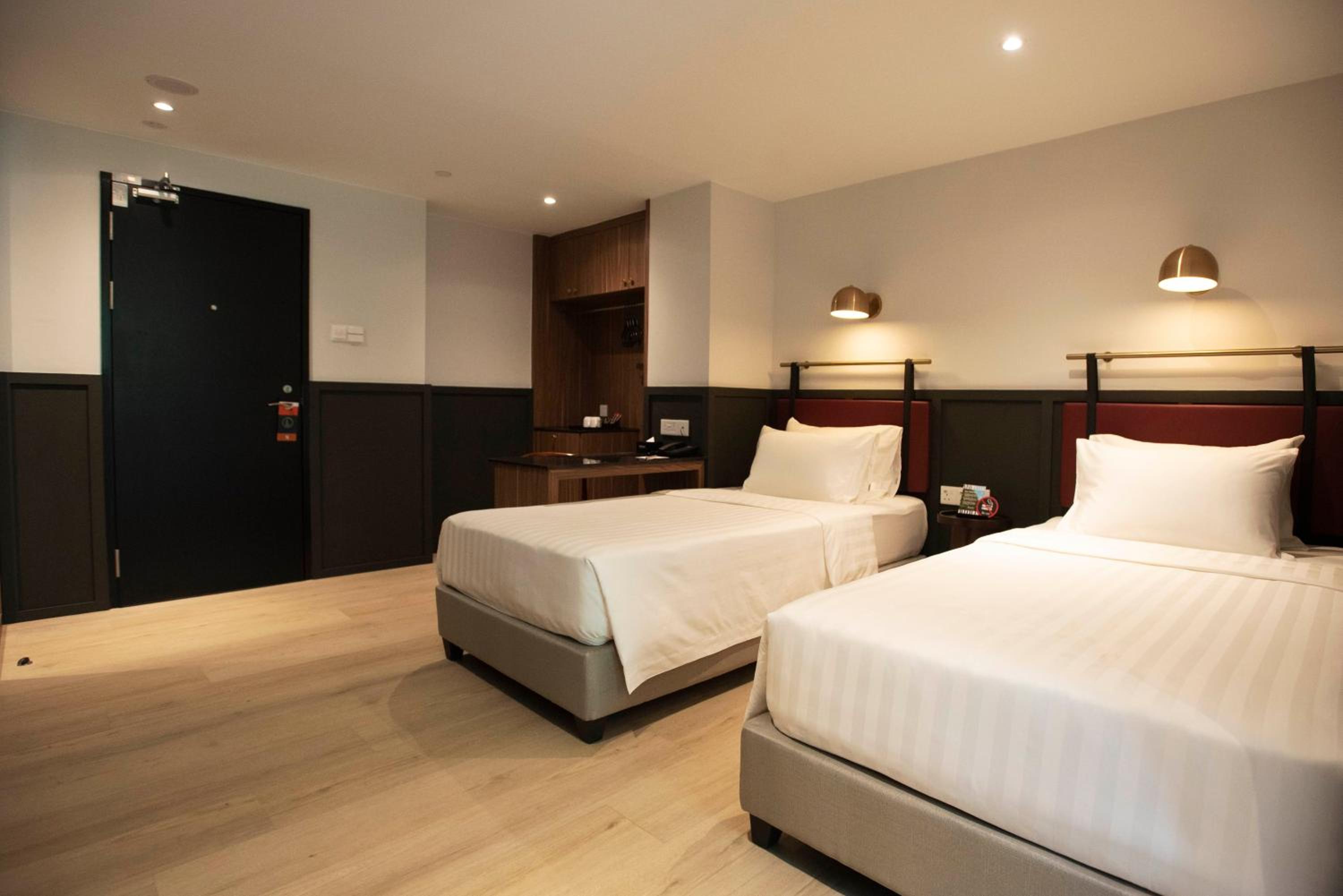 Superior Twin Room - Photo 1