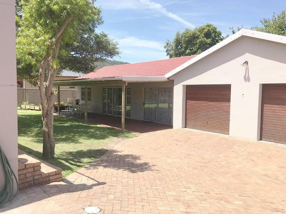 Two-Bedroom House - Photo 32