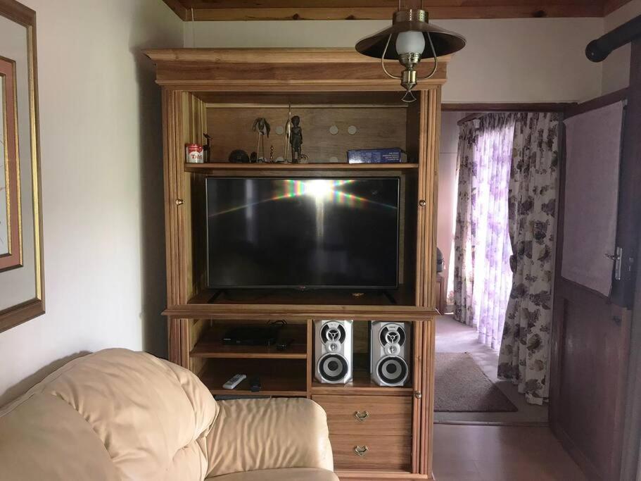 Two-Bedroom House - Photo 1
