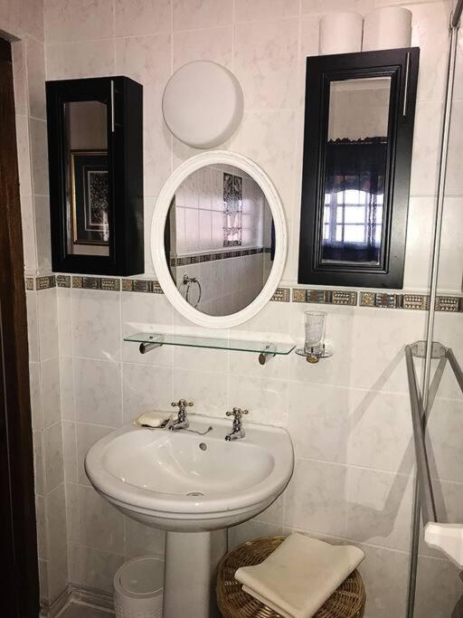 Two-Bedroom House - Photo 34