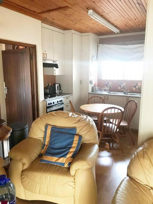 Two-Bedroom House - Photo 38