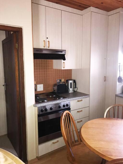 Two-Bedroom House - Photo 40