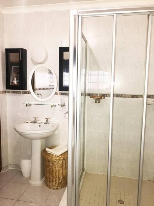 Two-Bedroom House - Photo 4
