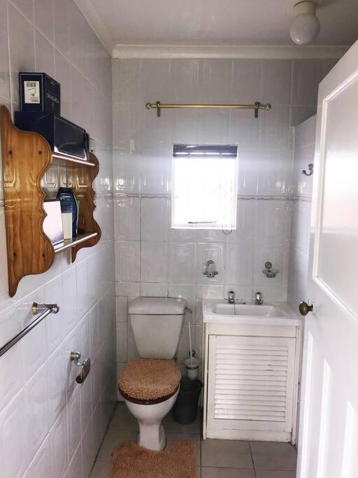 Two-Bedroom House - Photo 8