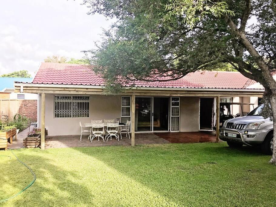 Two-Bedroom House - Photo 9