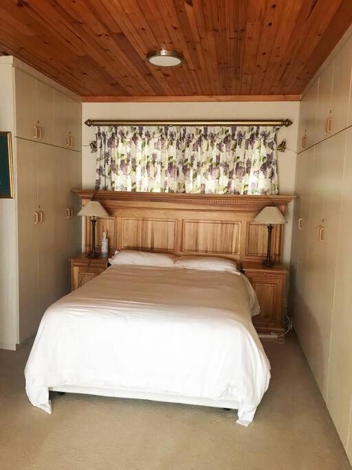 Two-Bedroom House - Photo 11