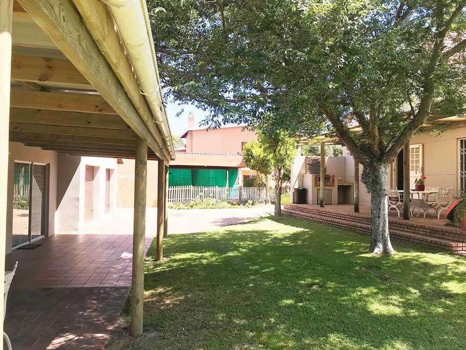 Two-Bedroom House - Photo 21