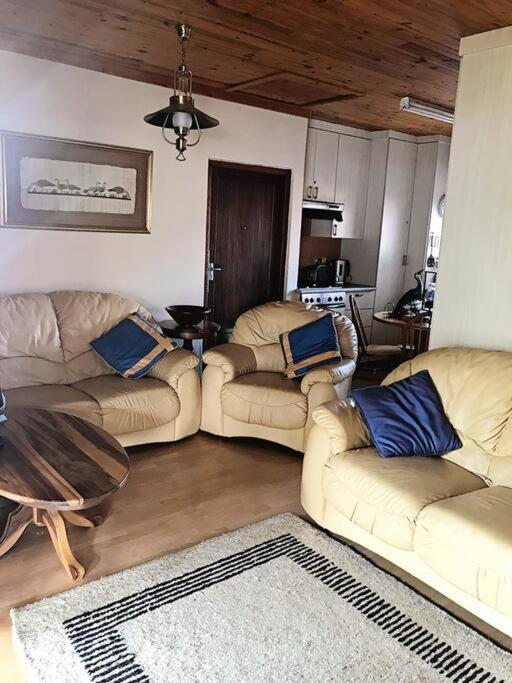 Two-Bedroom House - Photo 27