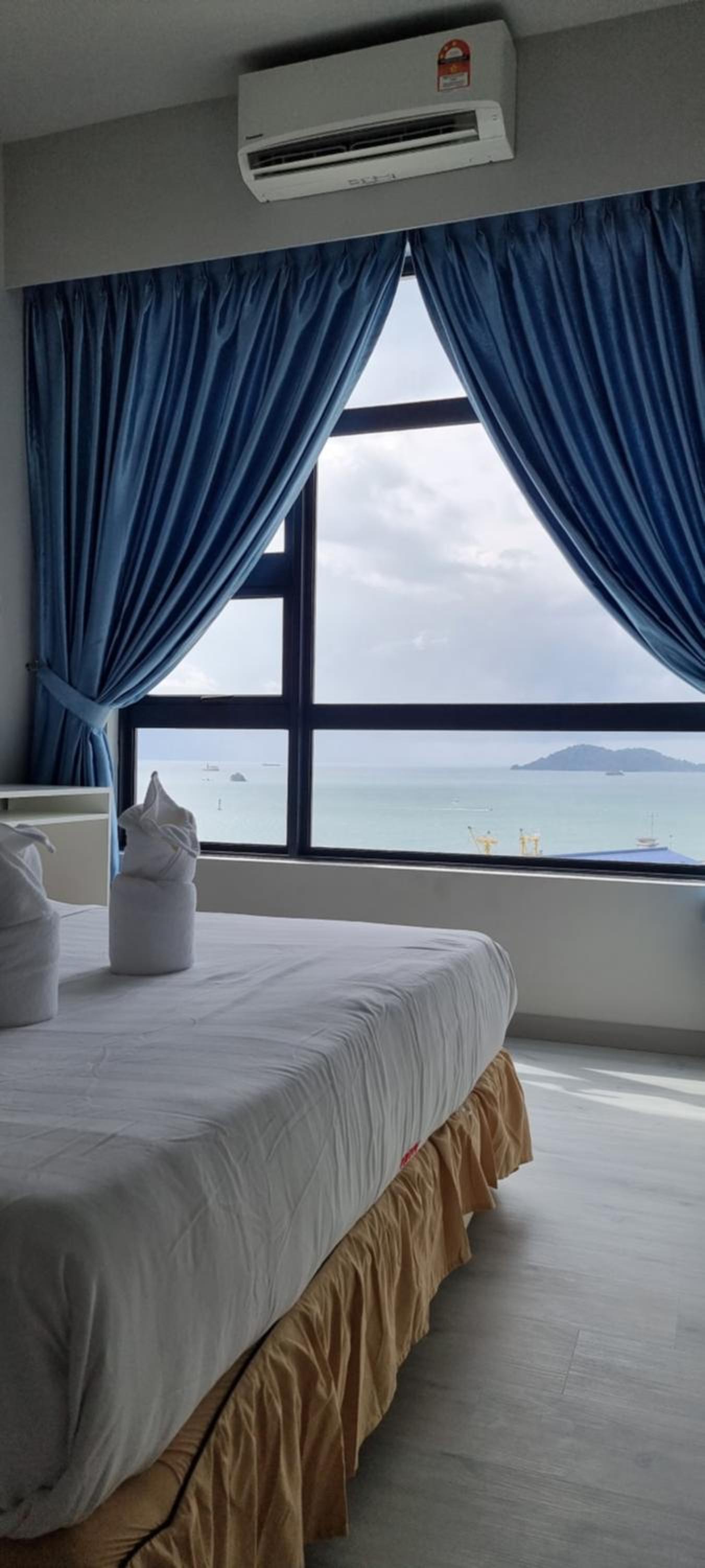Apartment With Sea View - Photo 8