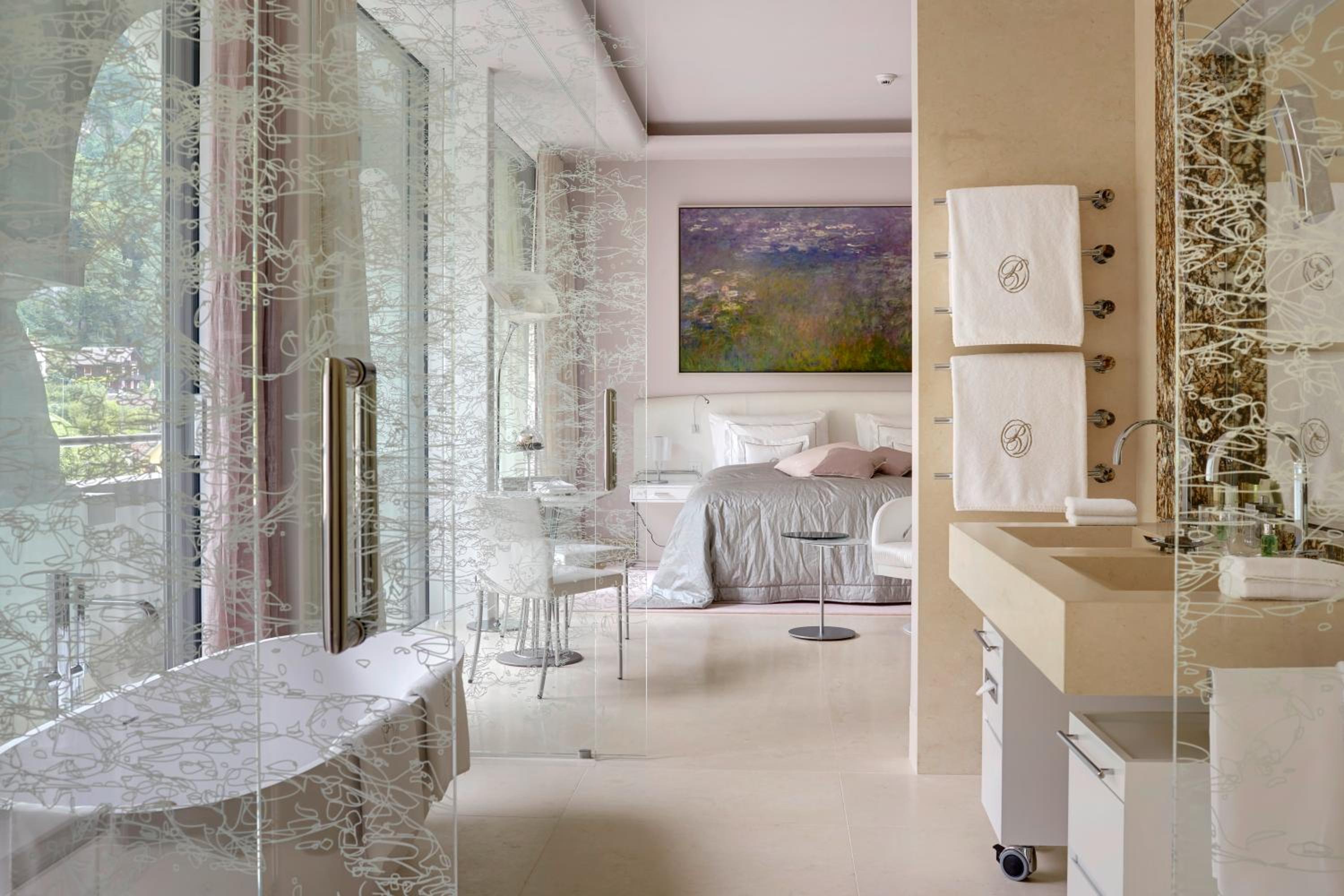 Junior Suite with Mountain View - Photo 1