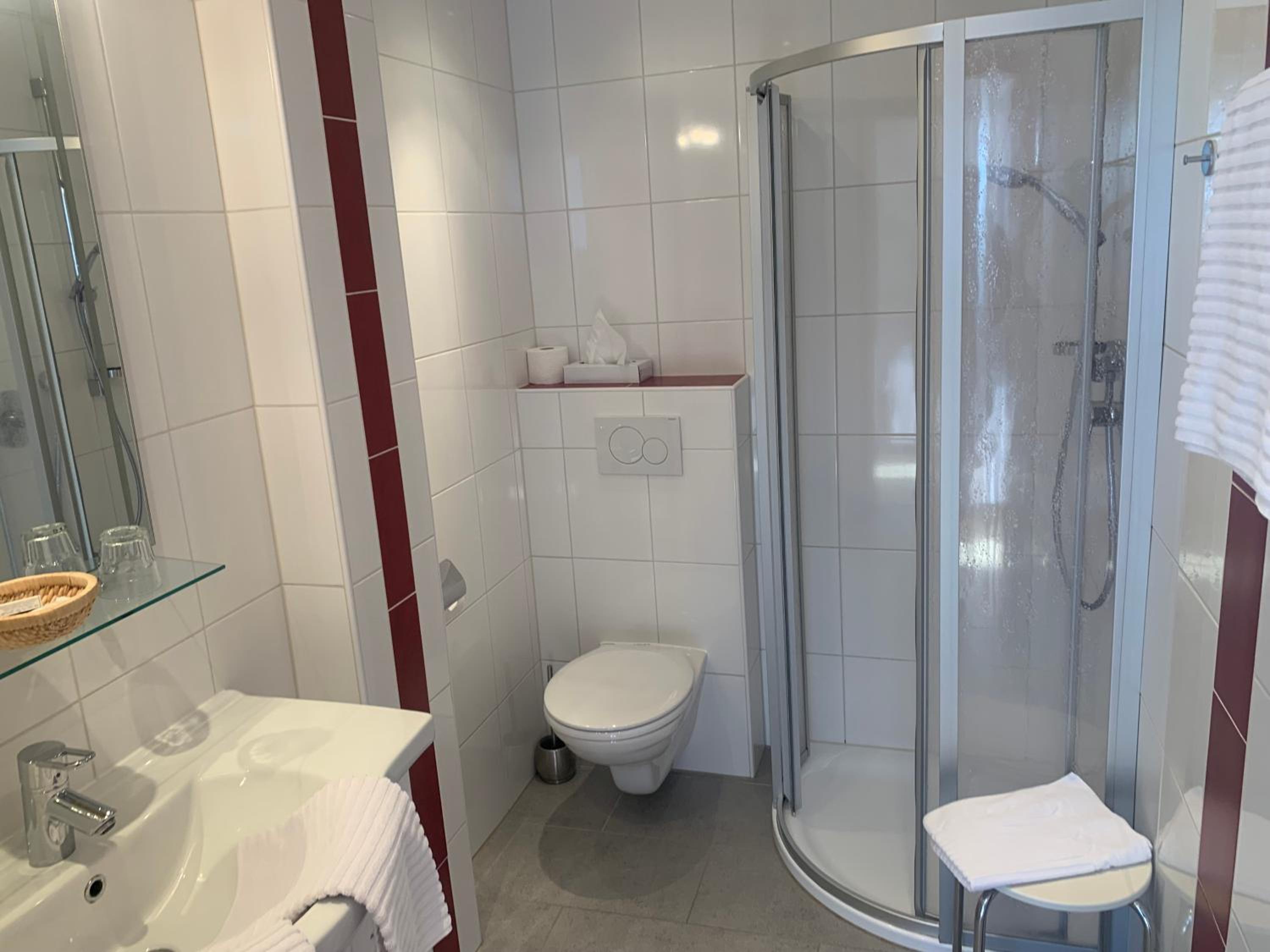 Double Room with Balcony - Photo 2
