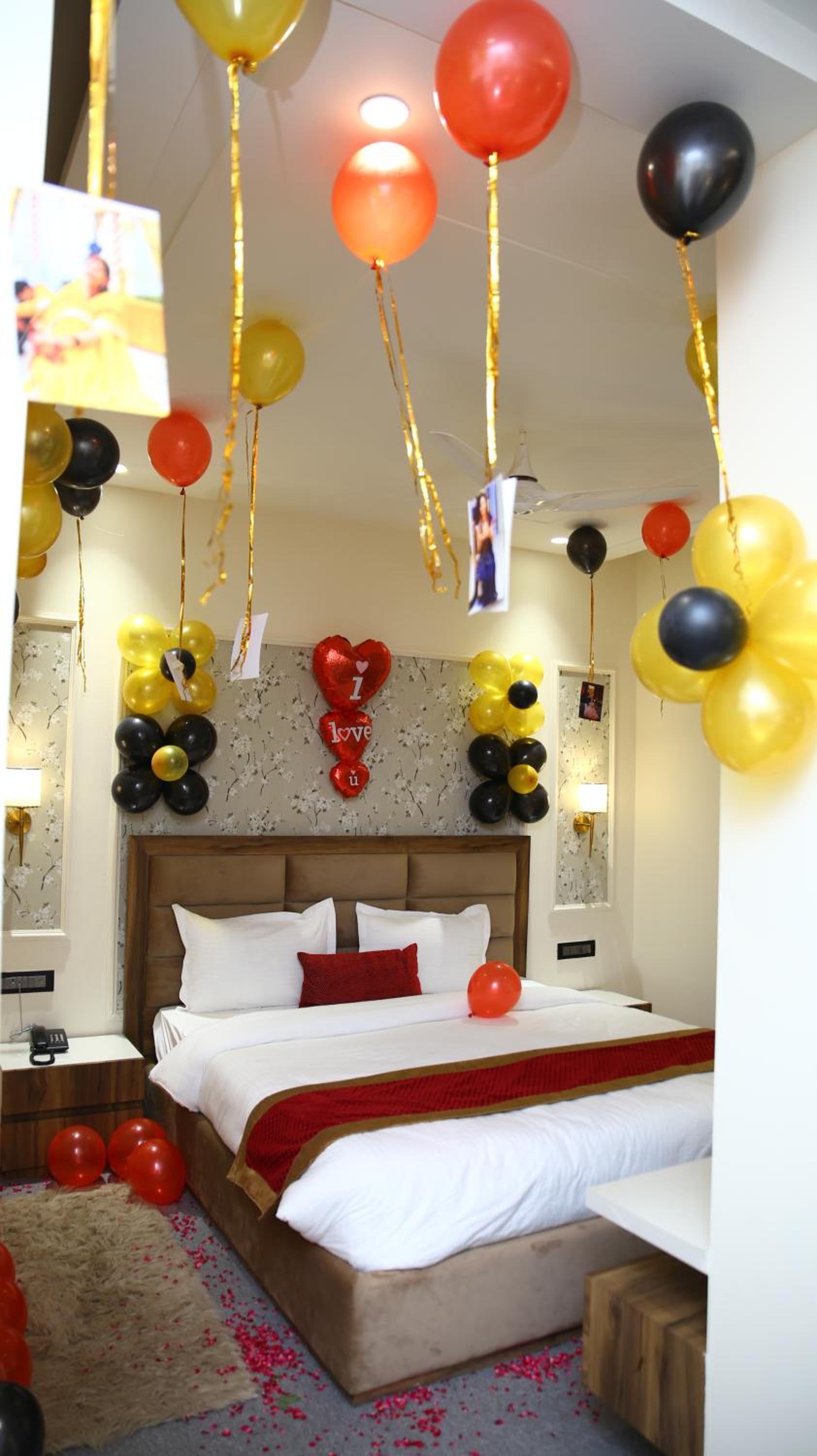 Suite - Photo 1