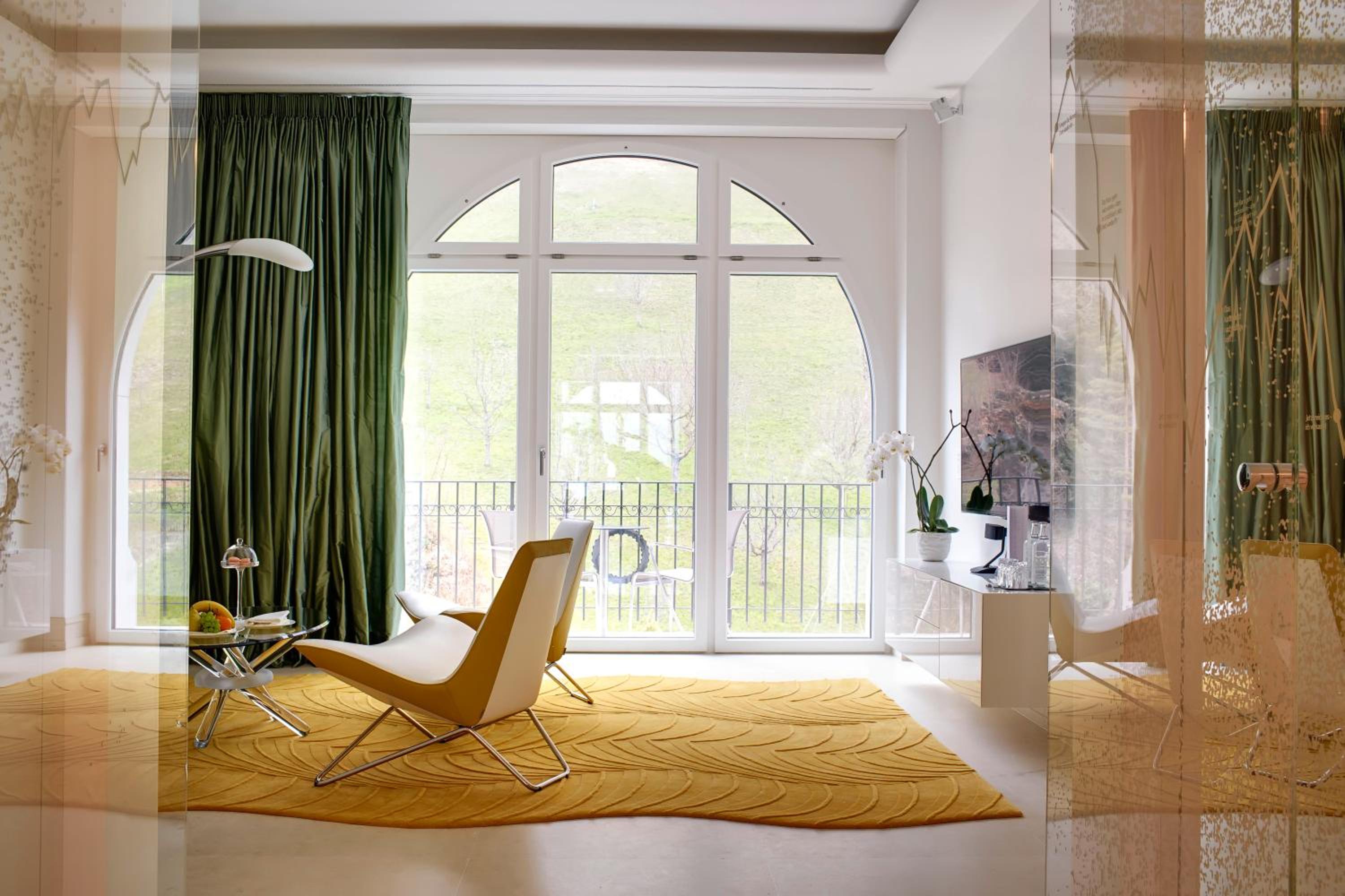 Suite with Mountain View - Photo 3