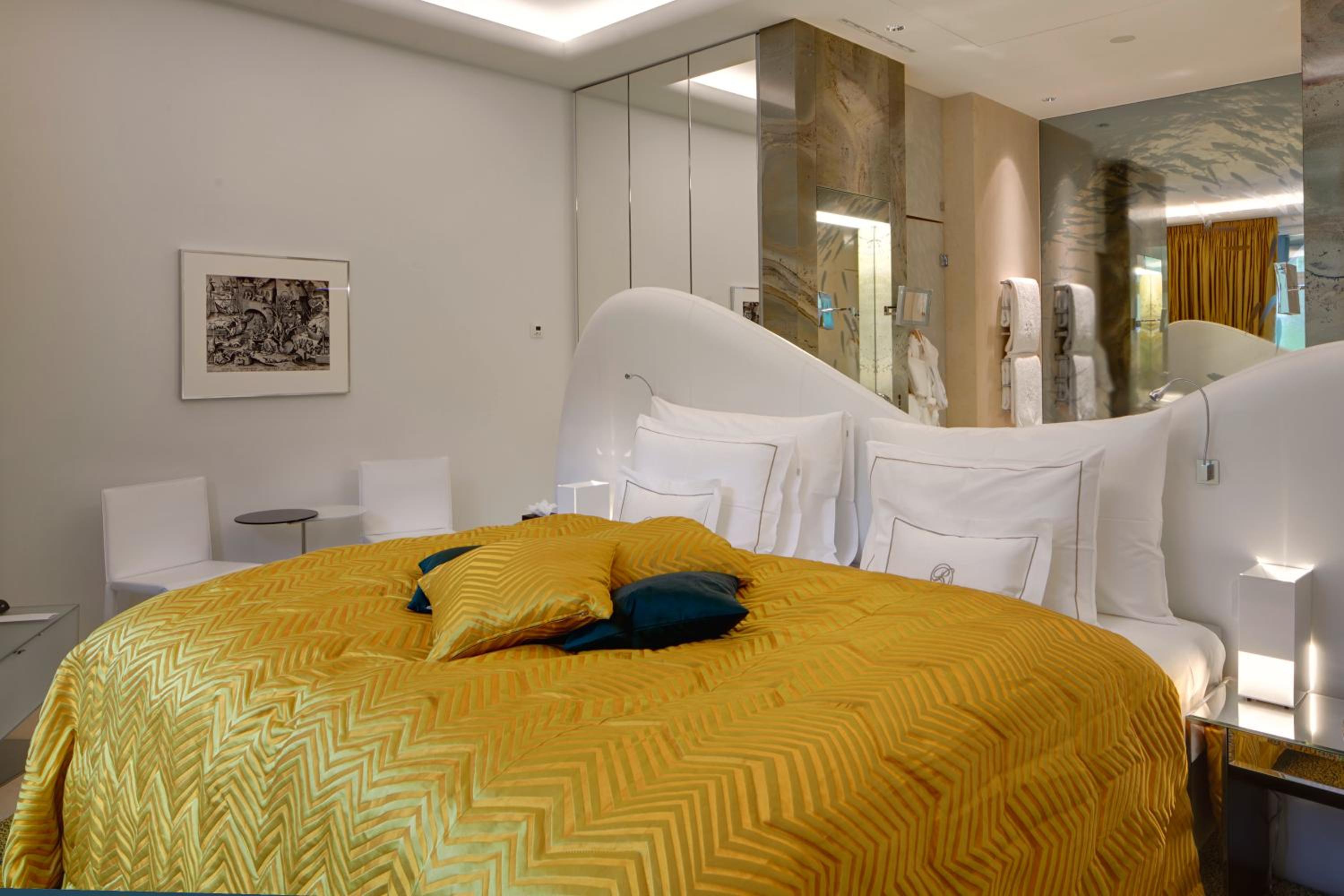 Suite with Mountain View - Photo 4