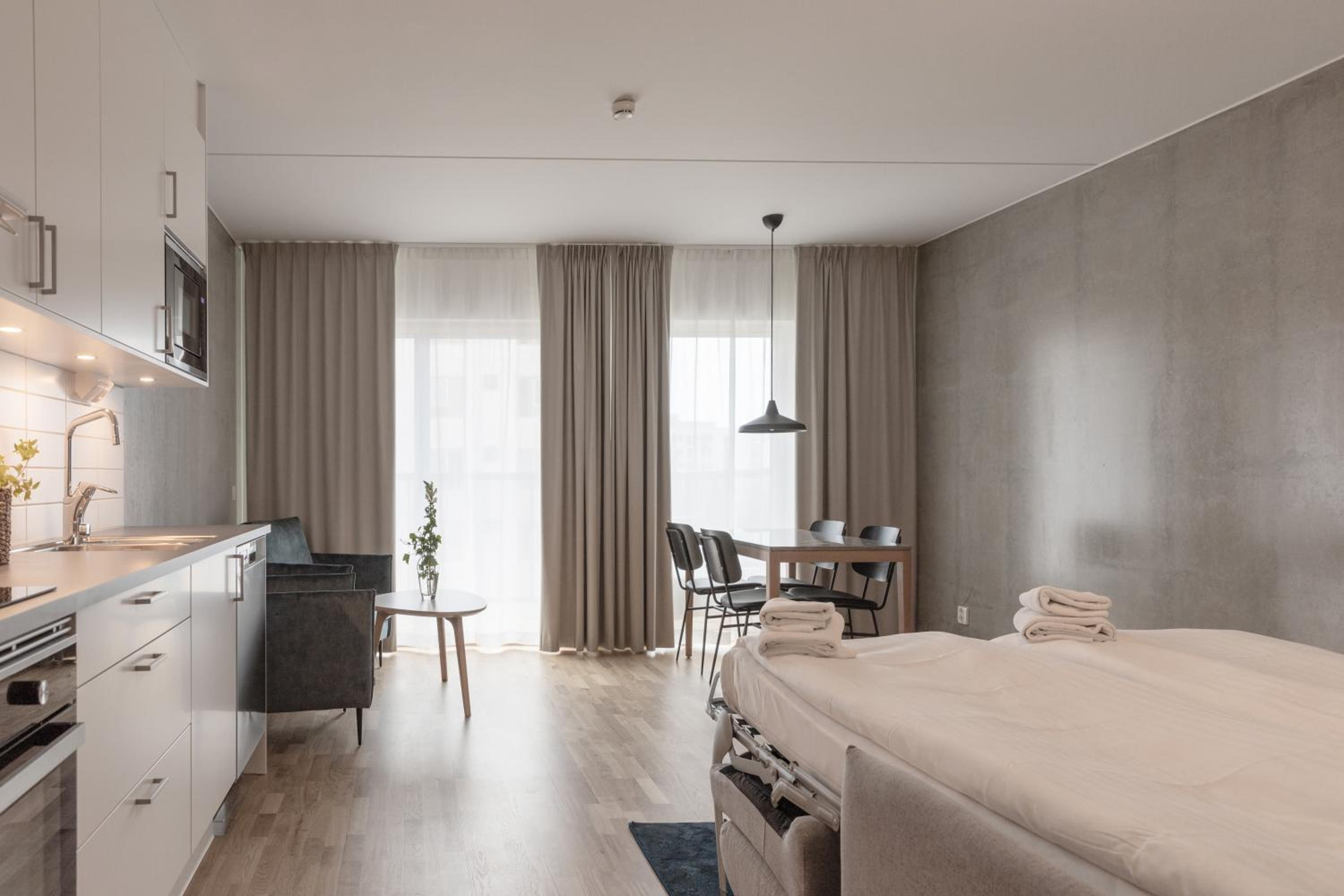 One-Bedroom Apartment with Balcony