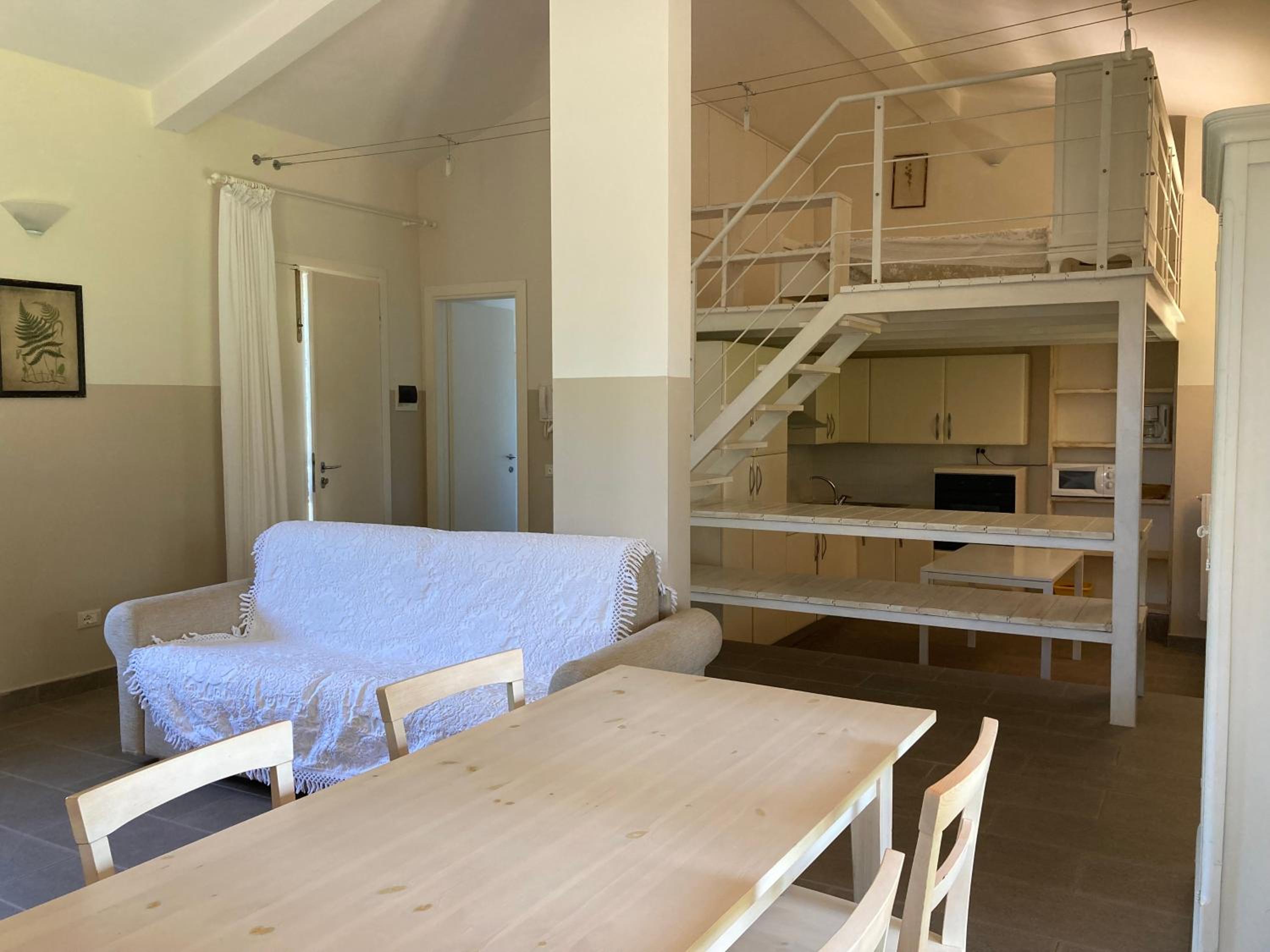 Apartment - Split Level photo 3