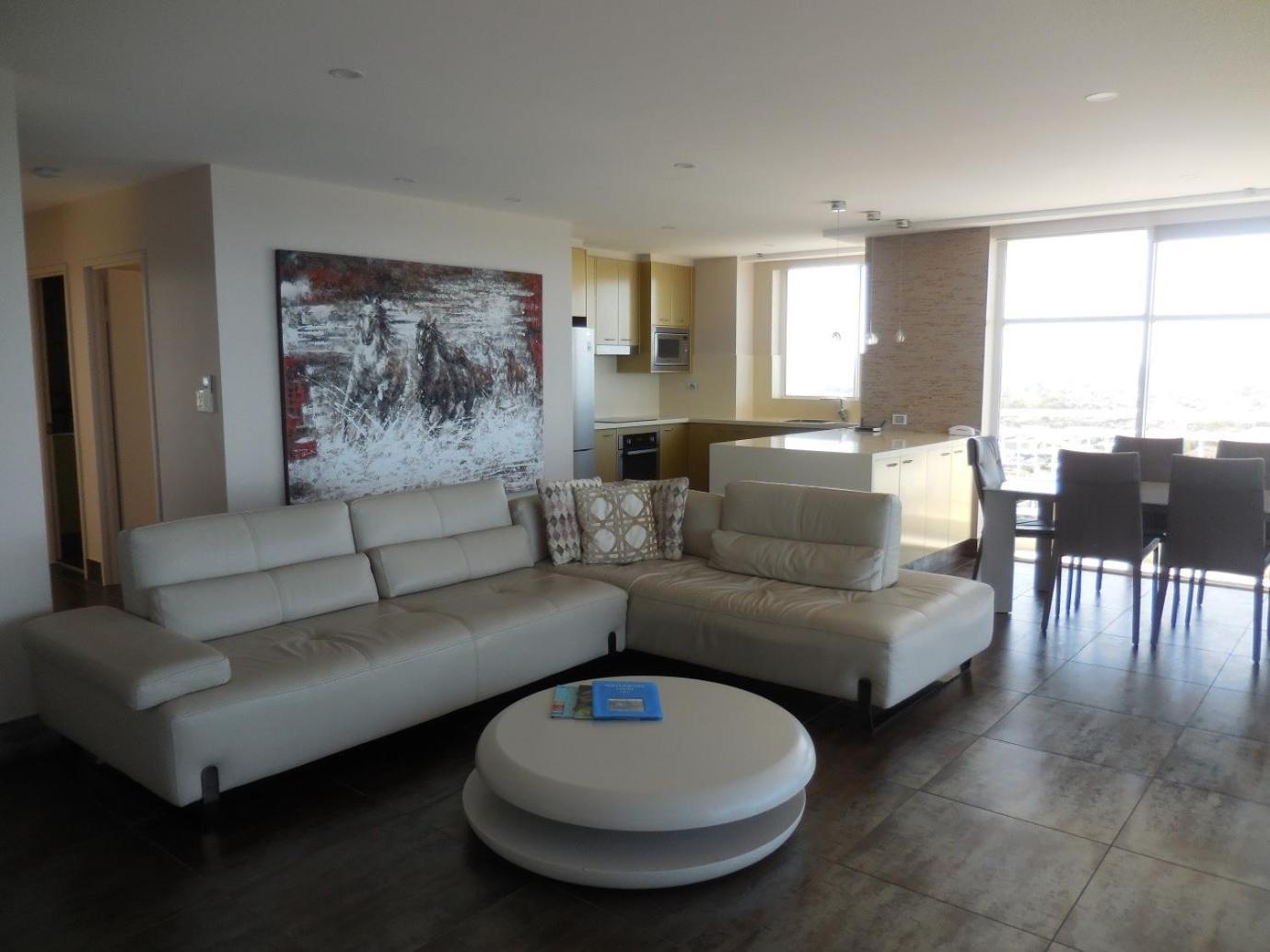 Premier Three-Bedroom Apartment - Sub Penthouse photo 3