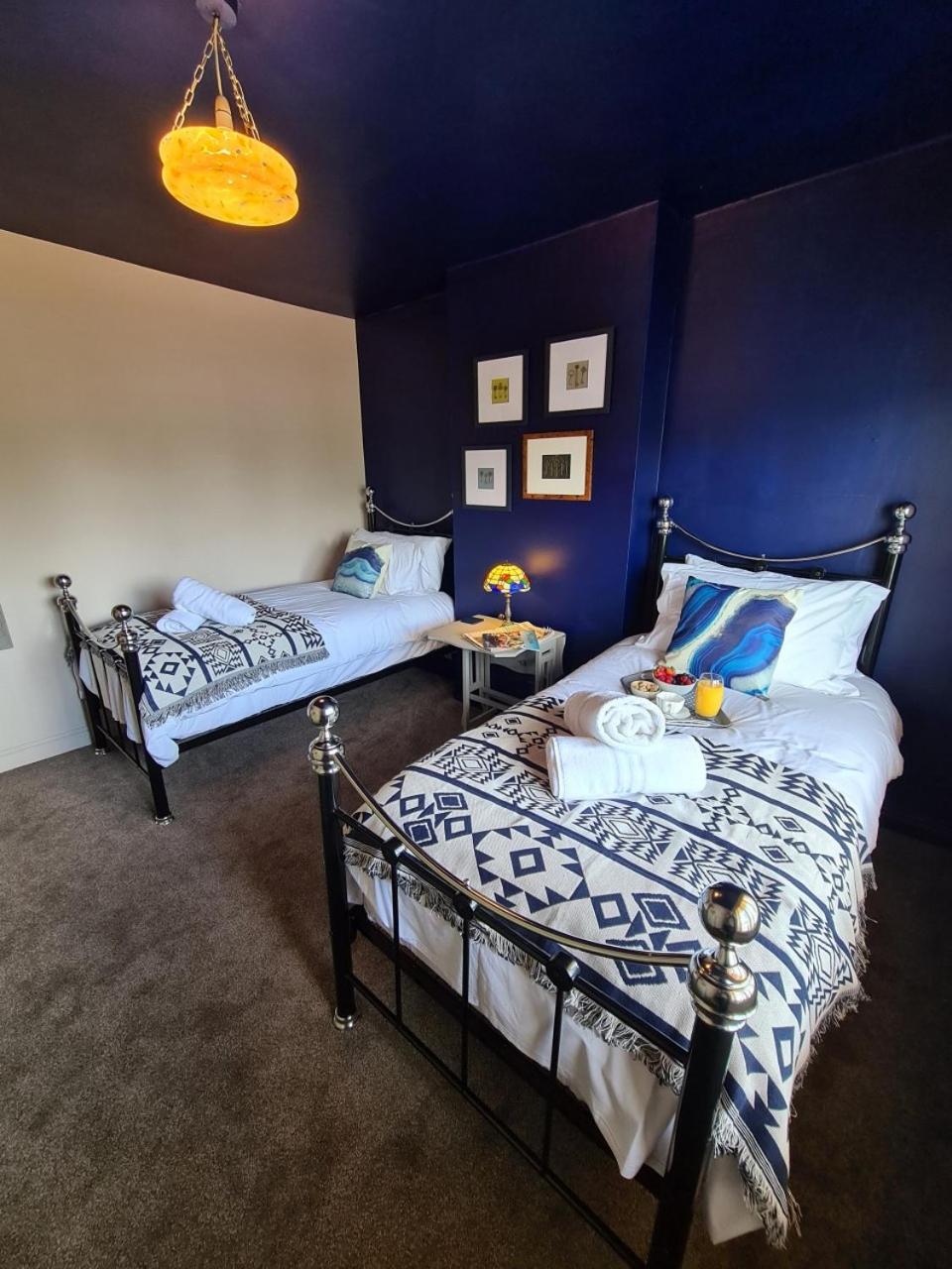 Three-Bedroom House photo 3