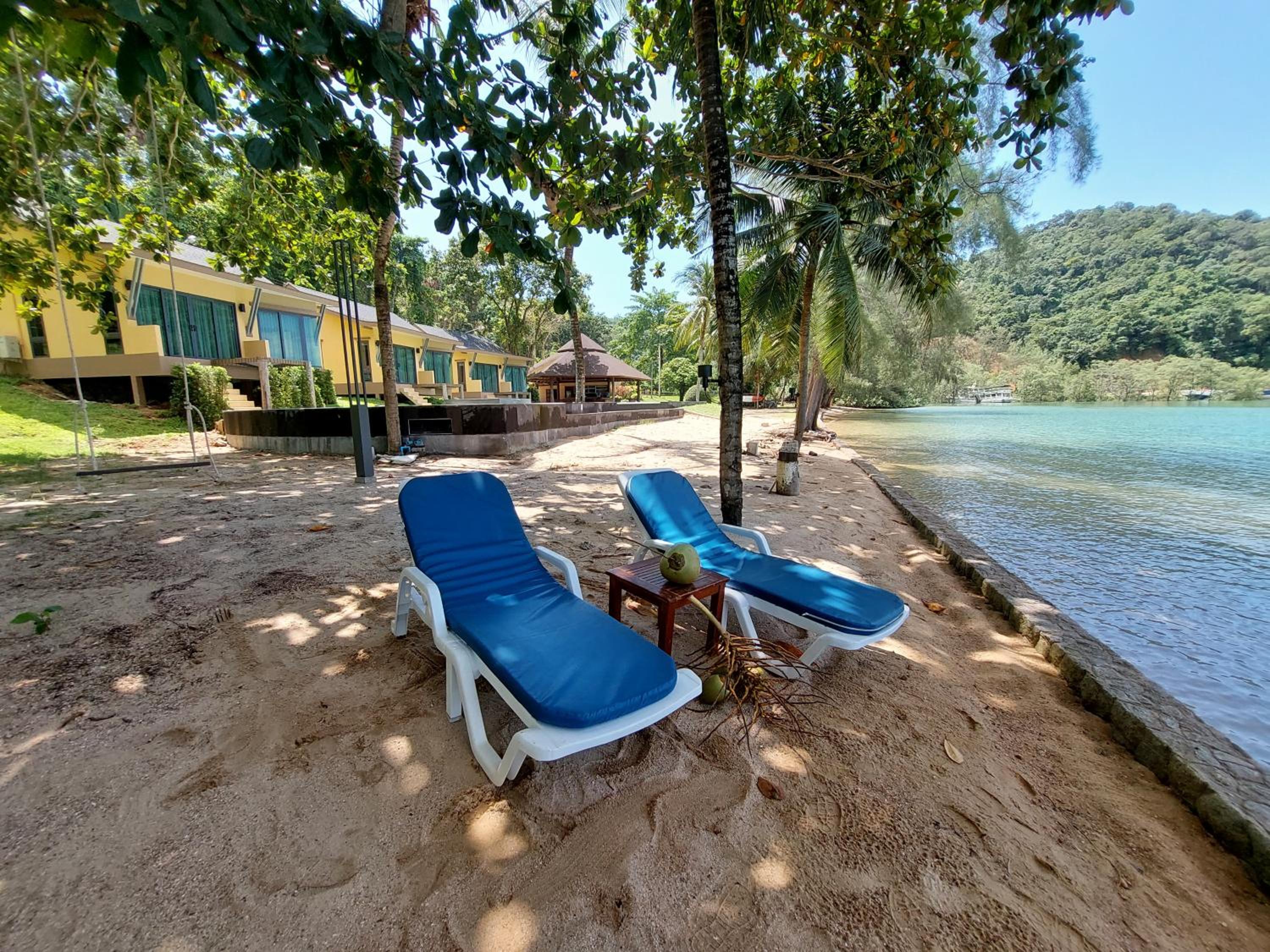 Villa - Beach Front - Photo 9