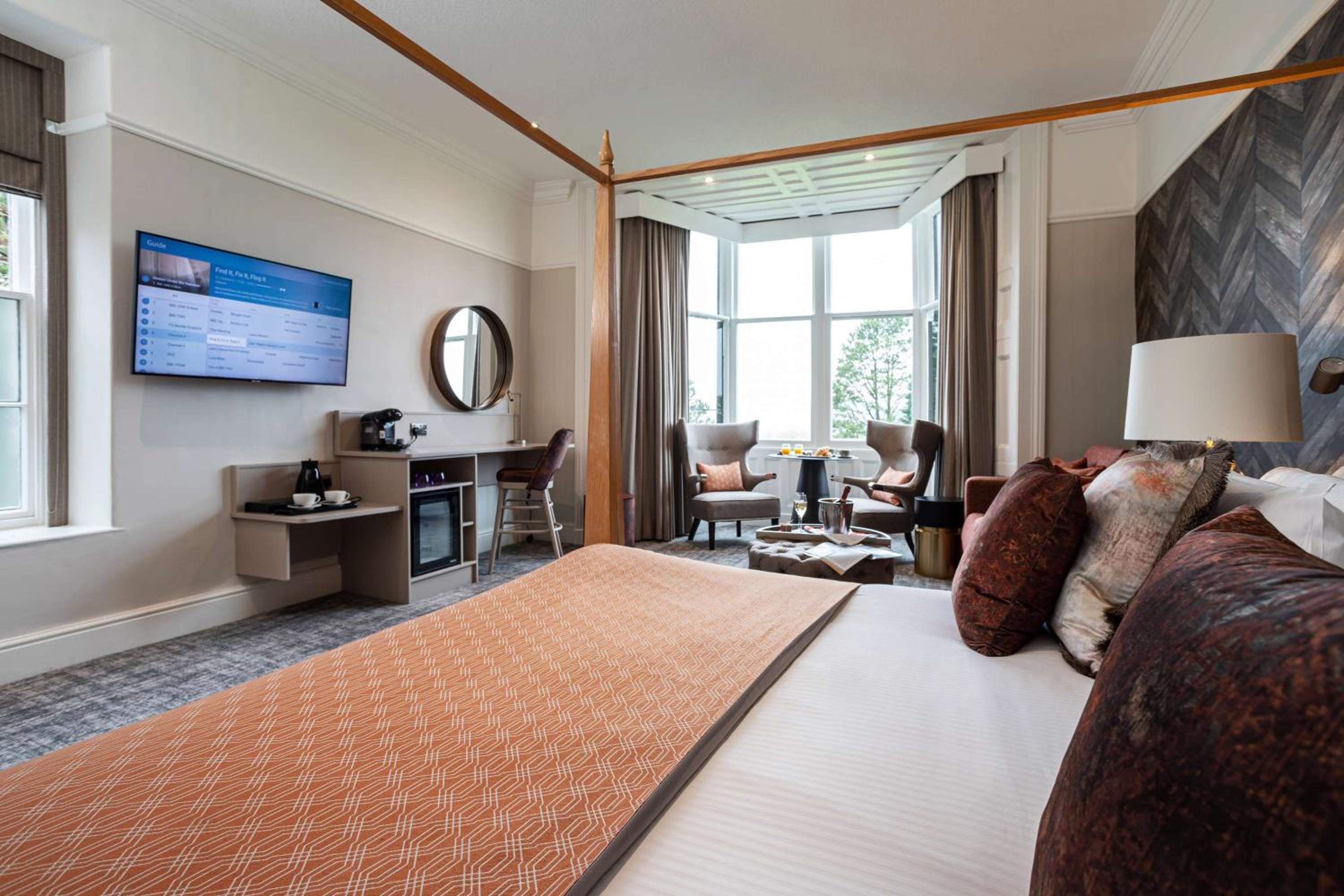Executive Suite - Photo 14
