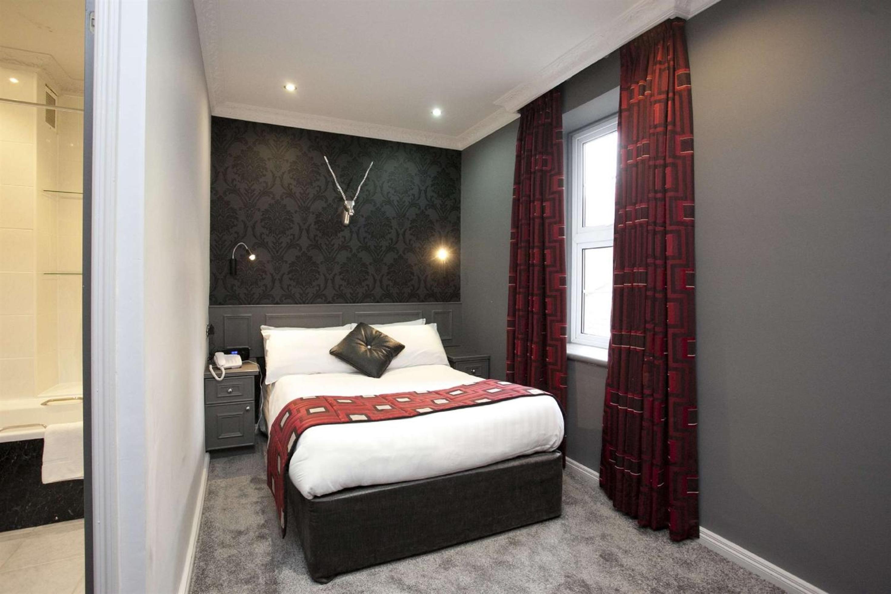 Standard Double Room - Non-Smoking - Photo 2