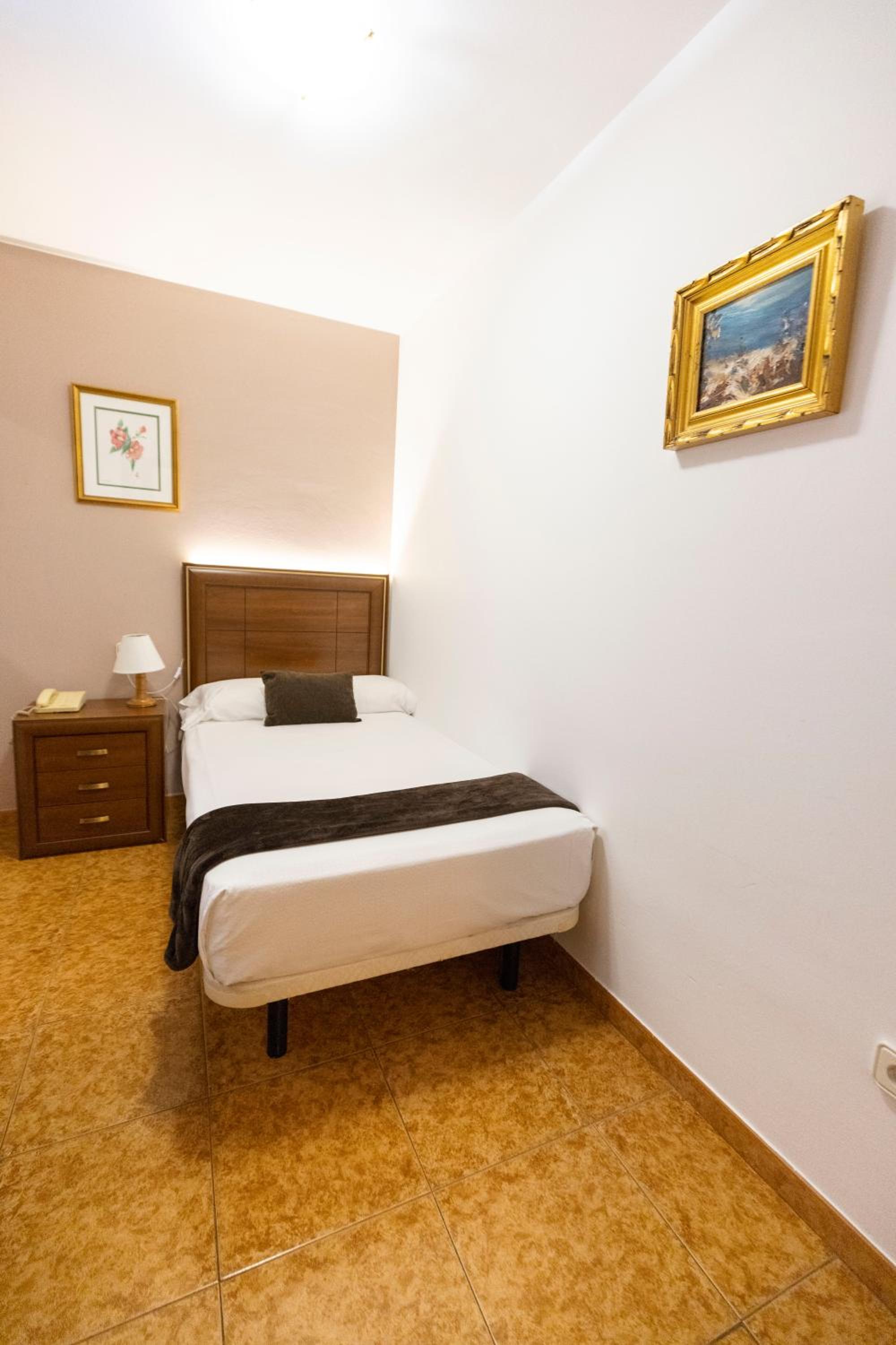Single Room photo 3