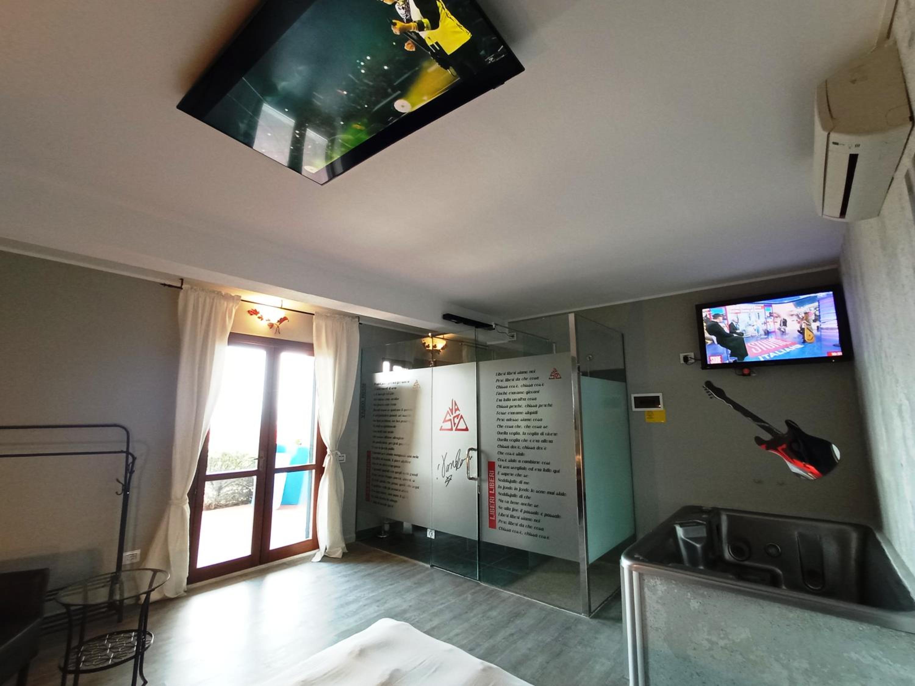 Vasco Rossi Themed Room - Photo 7