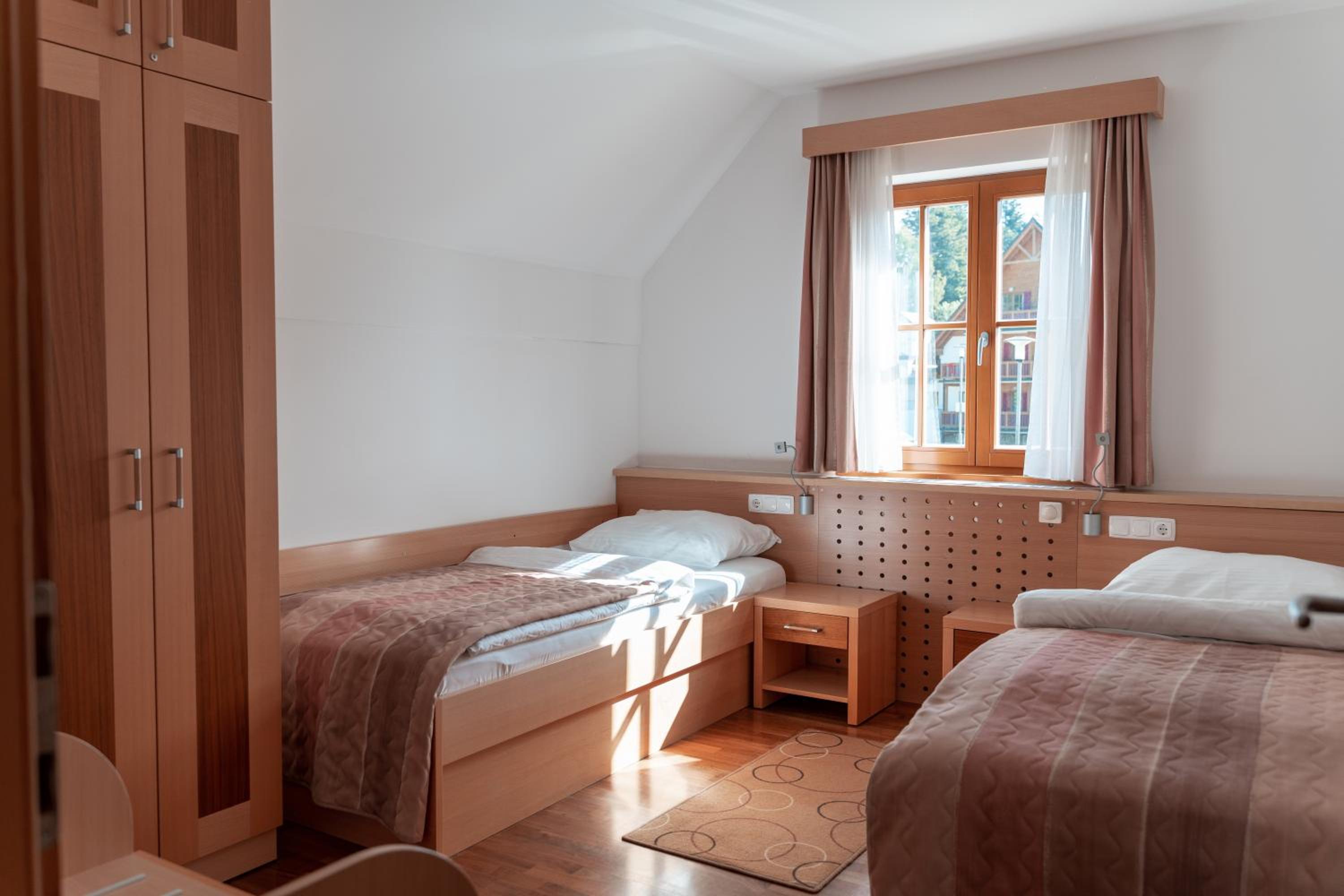 Two-Bedroom Apartment with Balcony photo 2