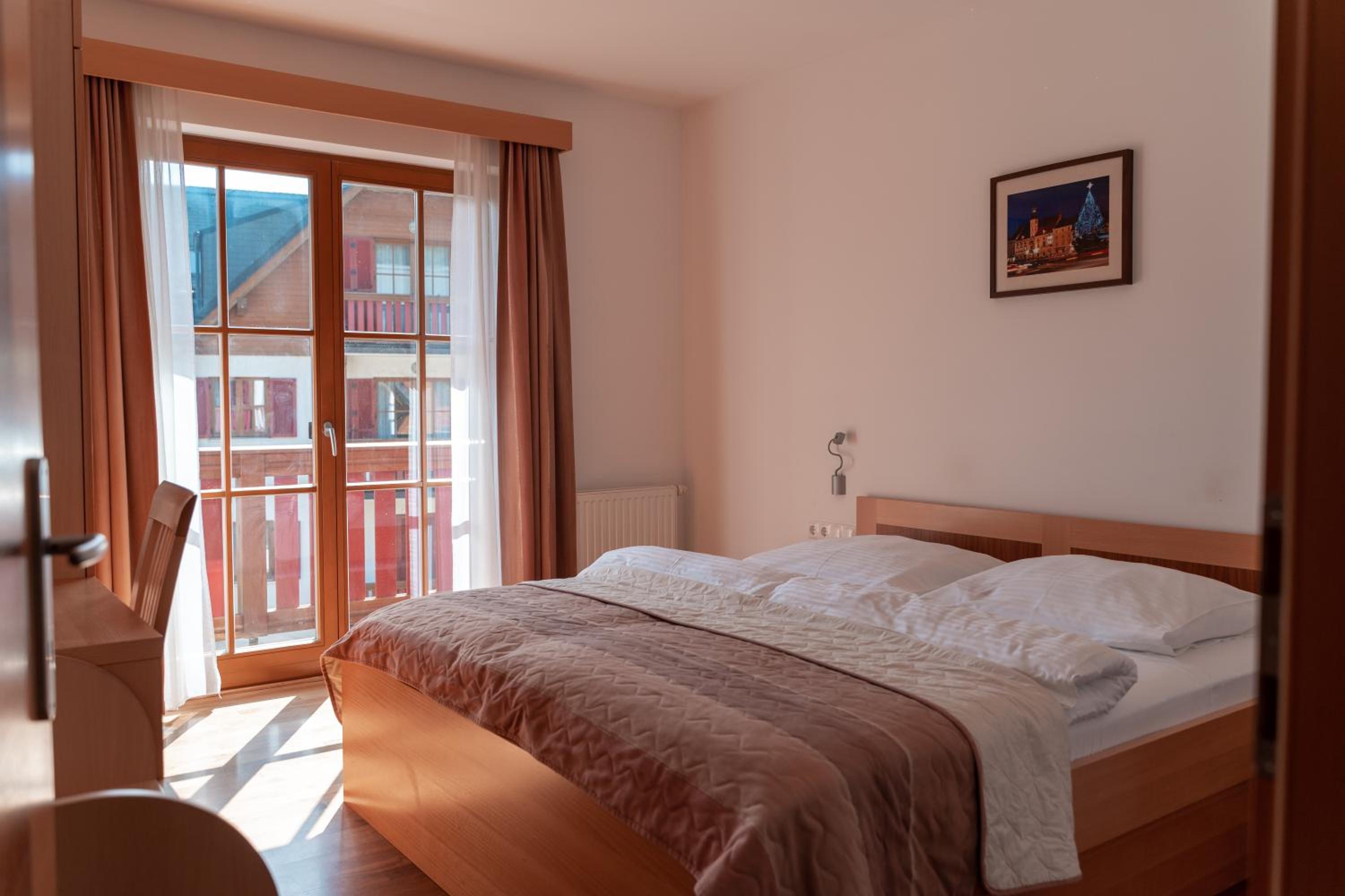Two-Bedroom Apartment with Balcony photo 1