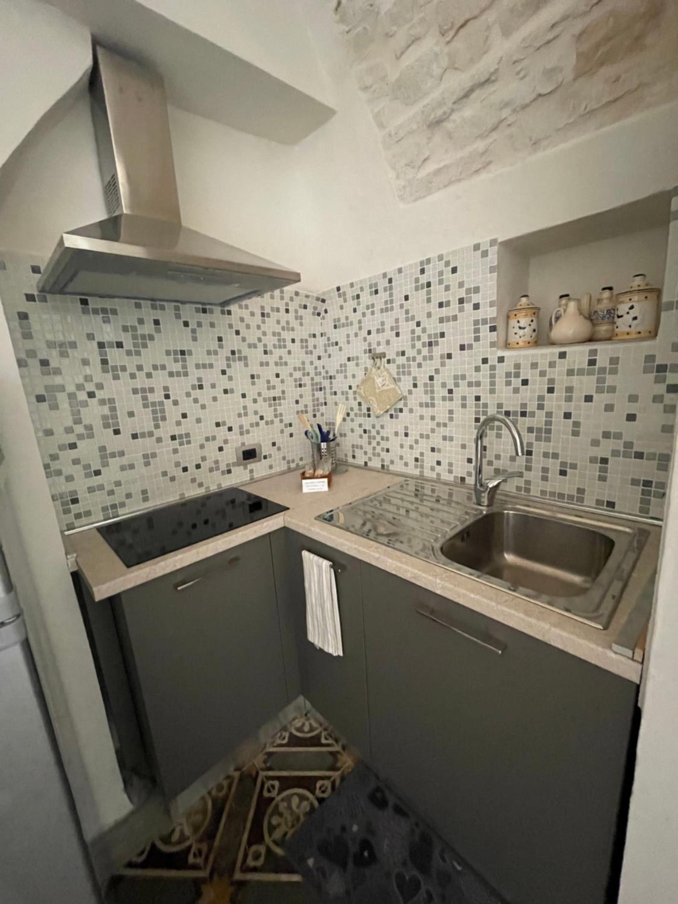 One-Bedroom Apartment - Photo 43