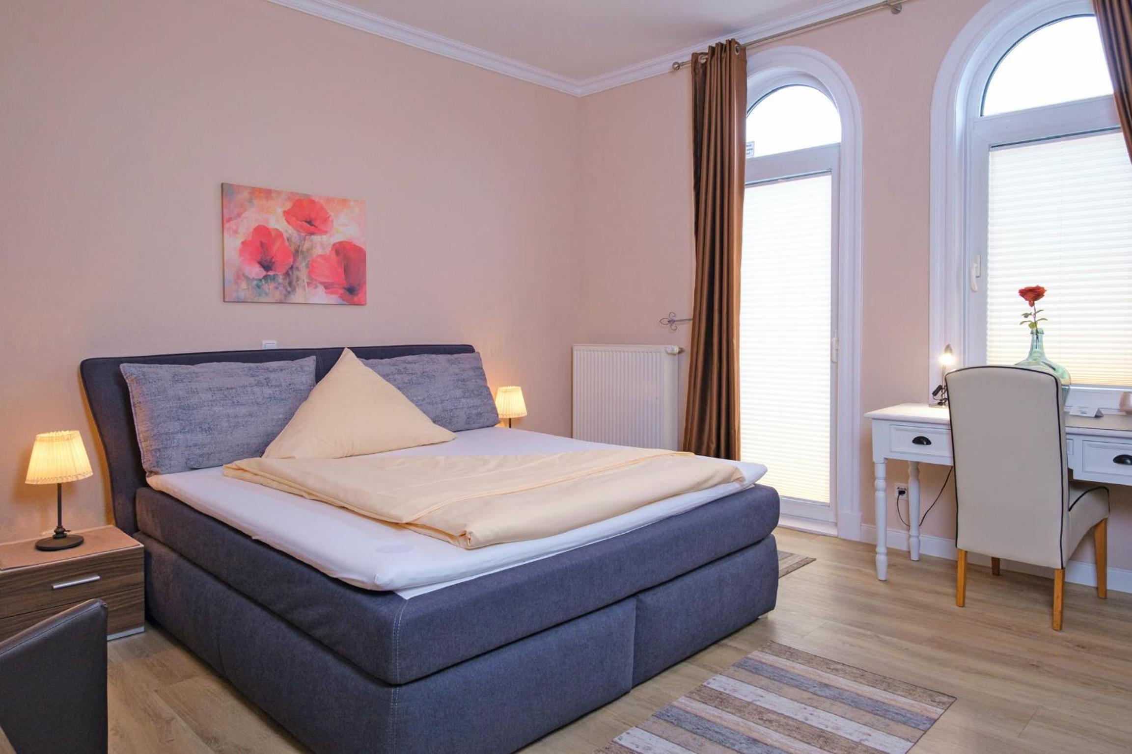 Double Room - Photo 7