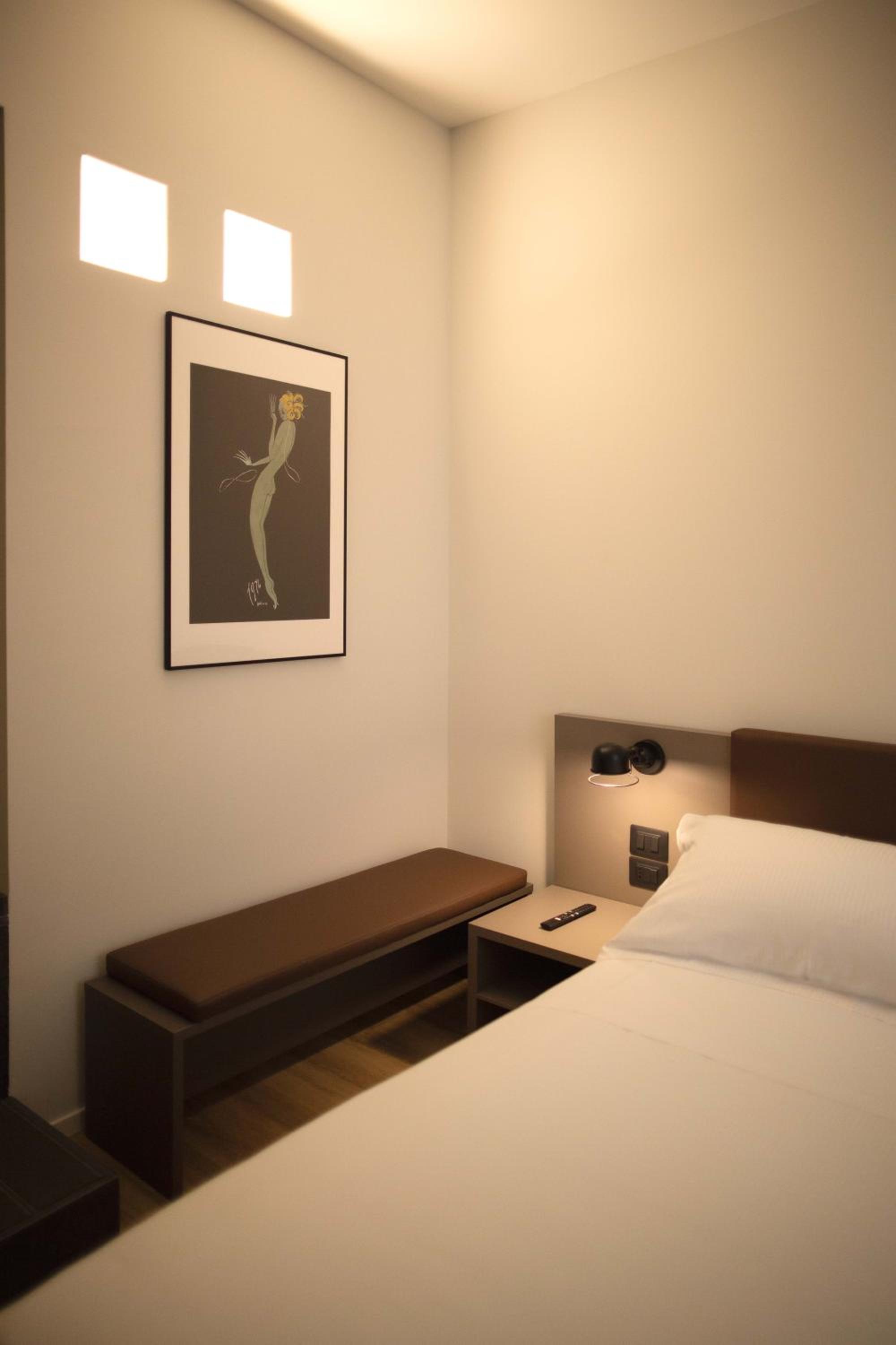 Suite with Spa Bath - Photo 23