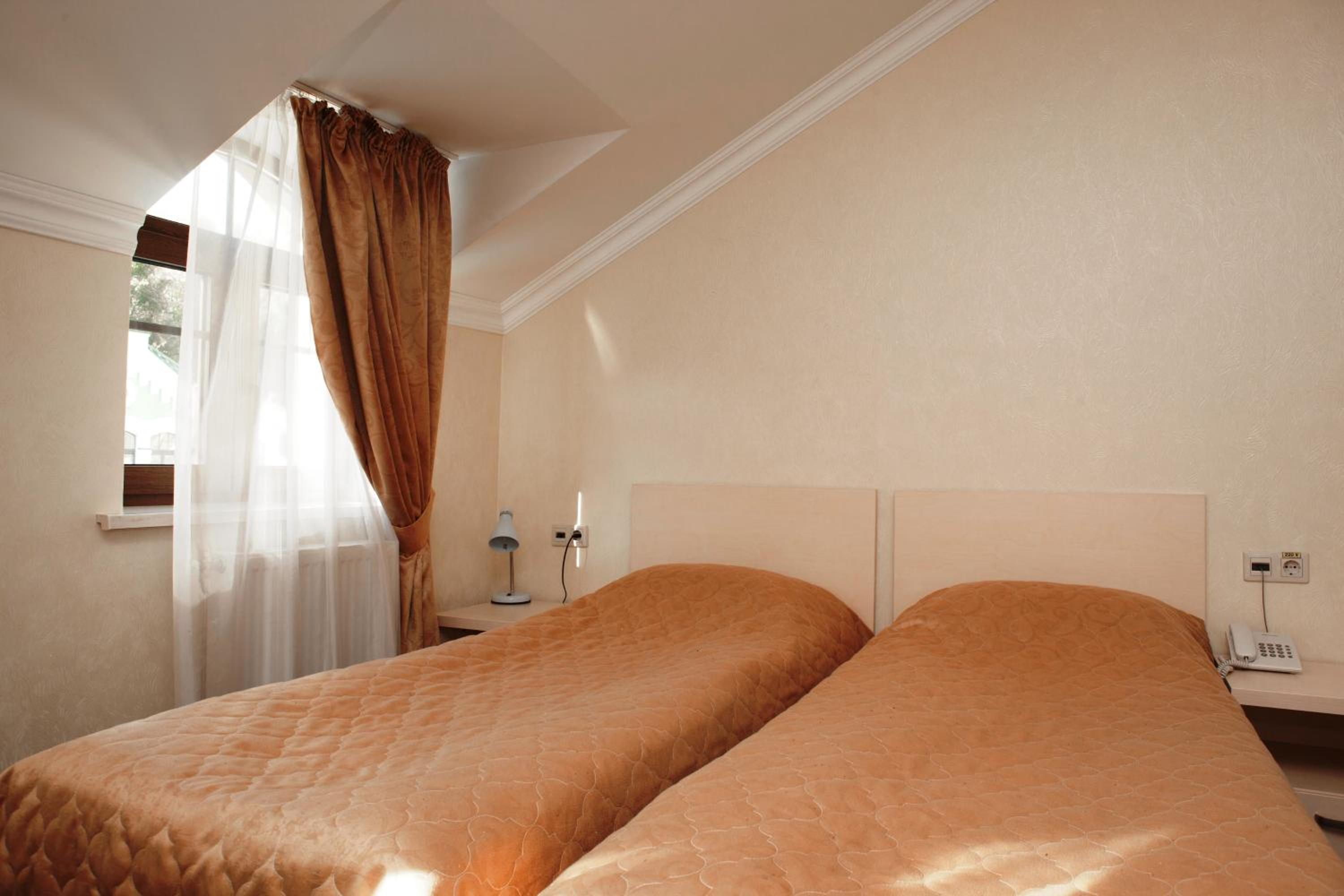 Standard Twin Room photo 2