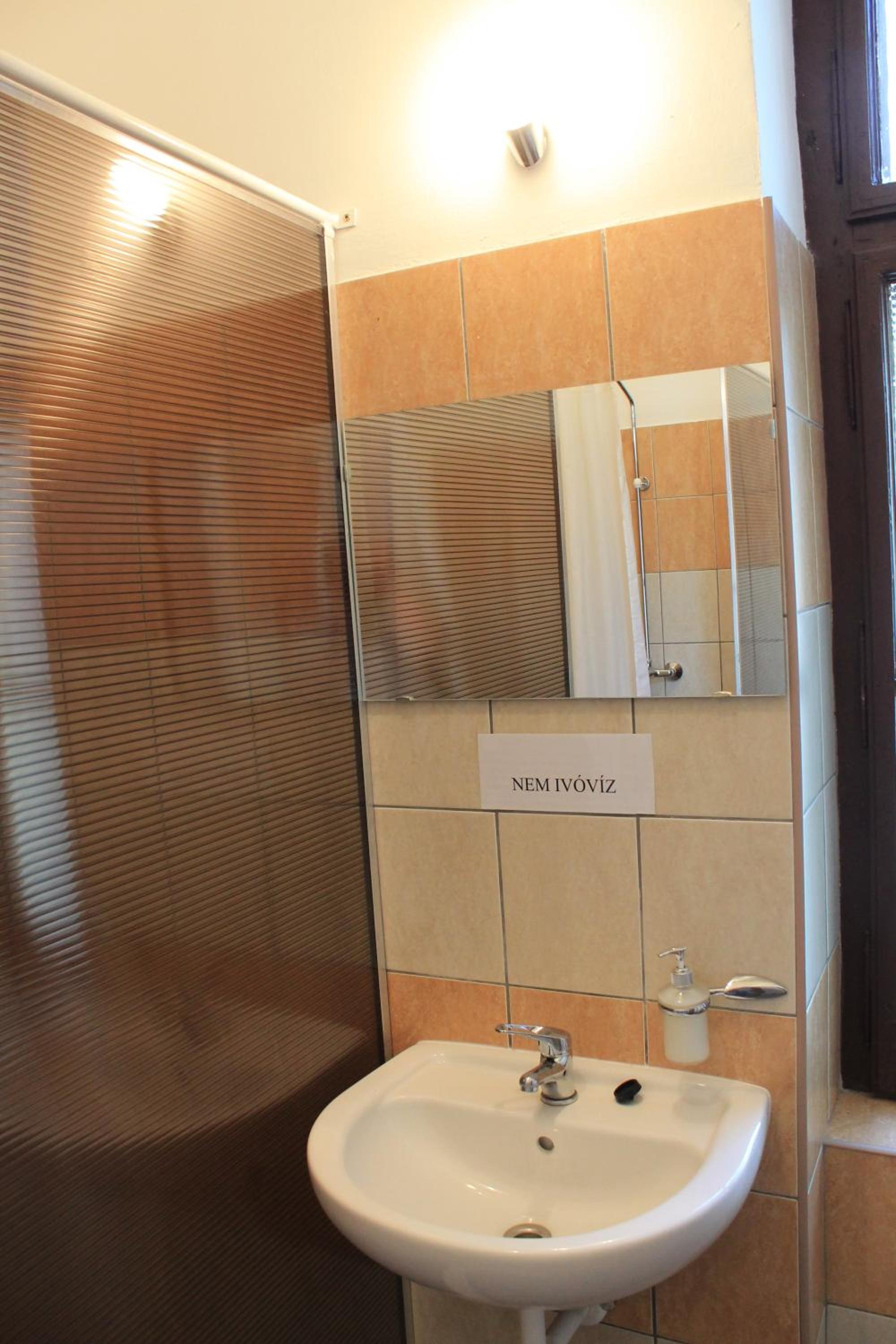 Family Room with Shared Bathroom photo 2