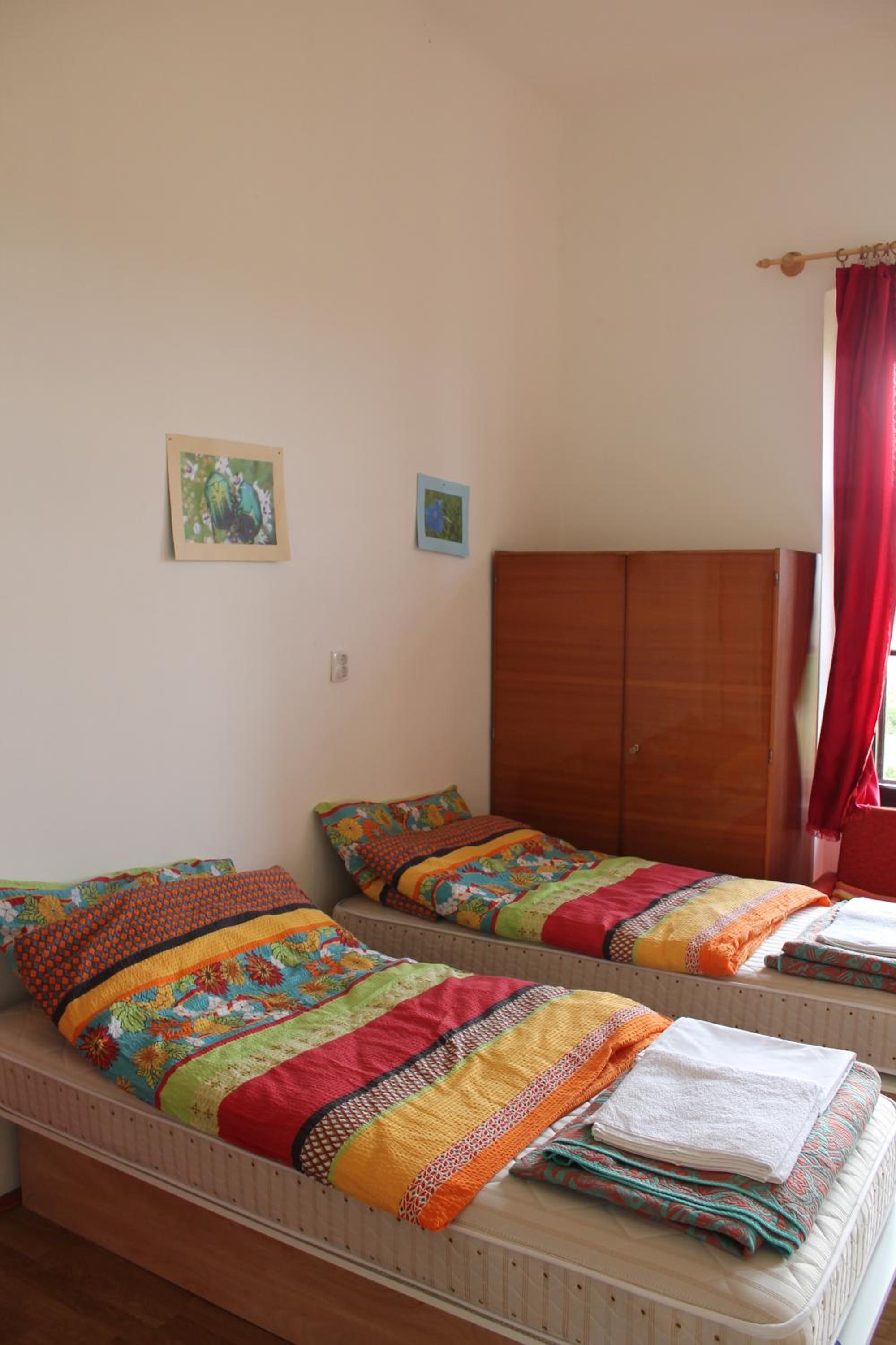 Quadruple Room with Shared Bathroom photo 3