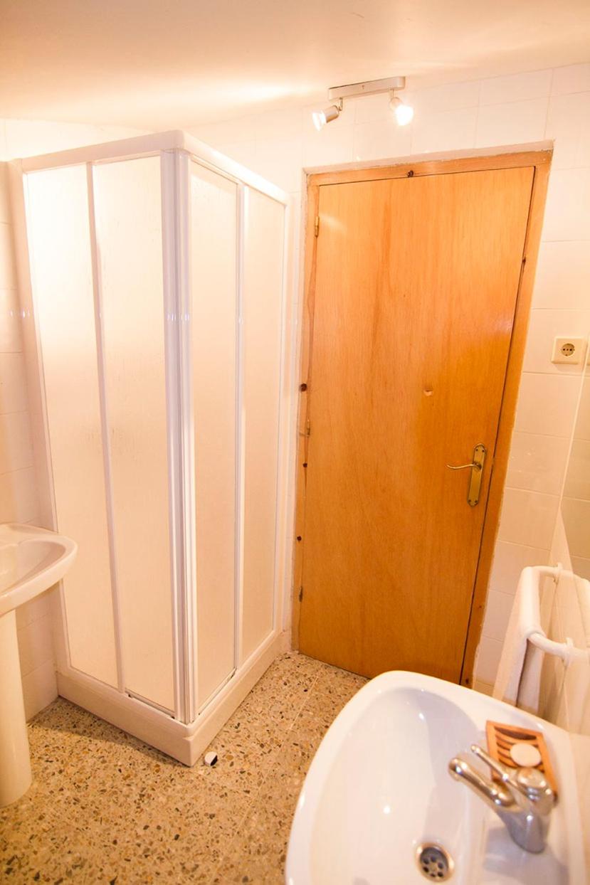 Triple Room with Shared Bathroom photo 3