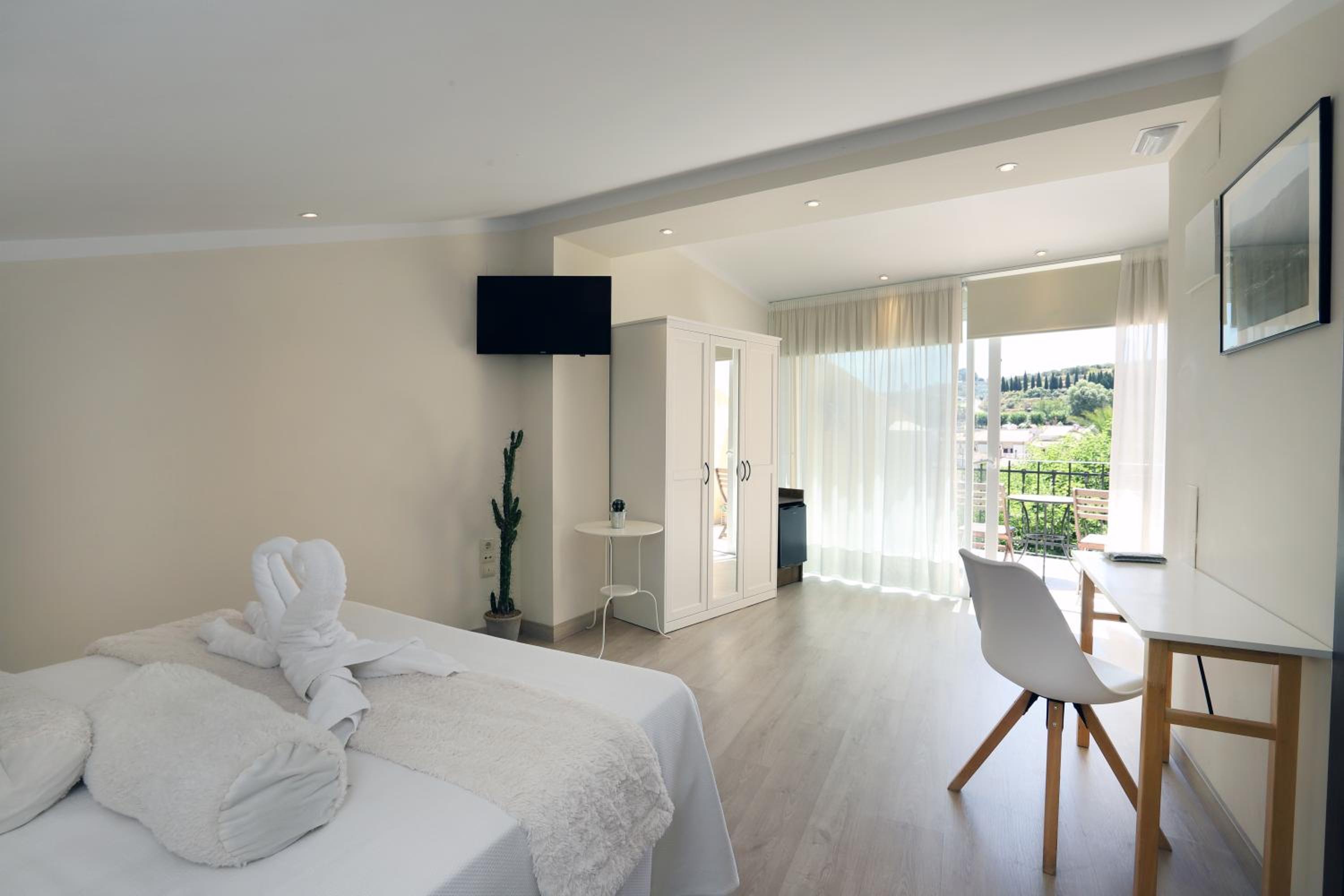 Deluxe Double Room - Photo 2