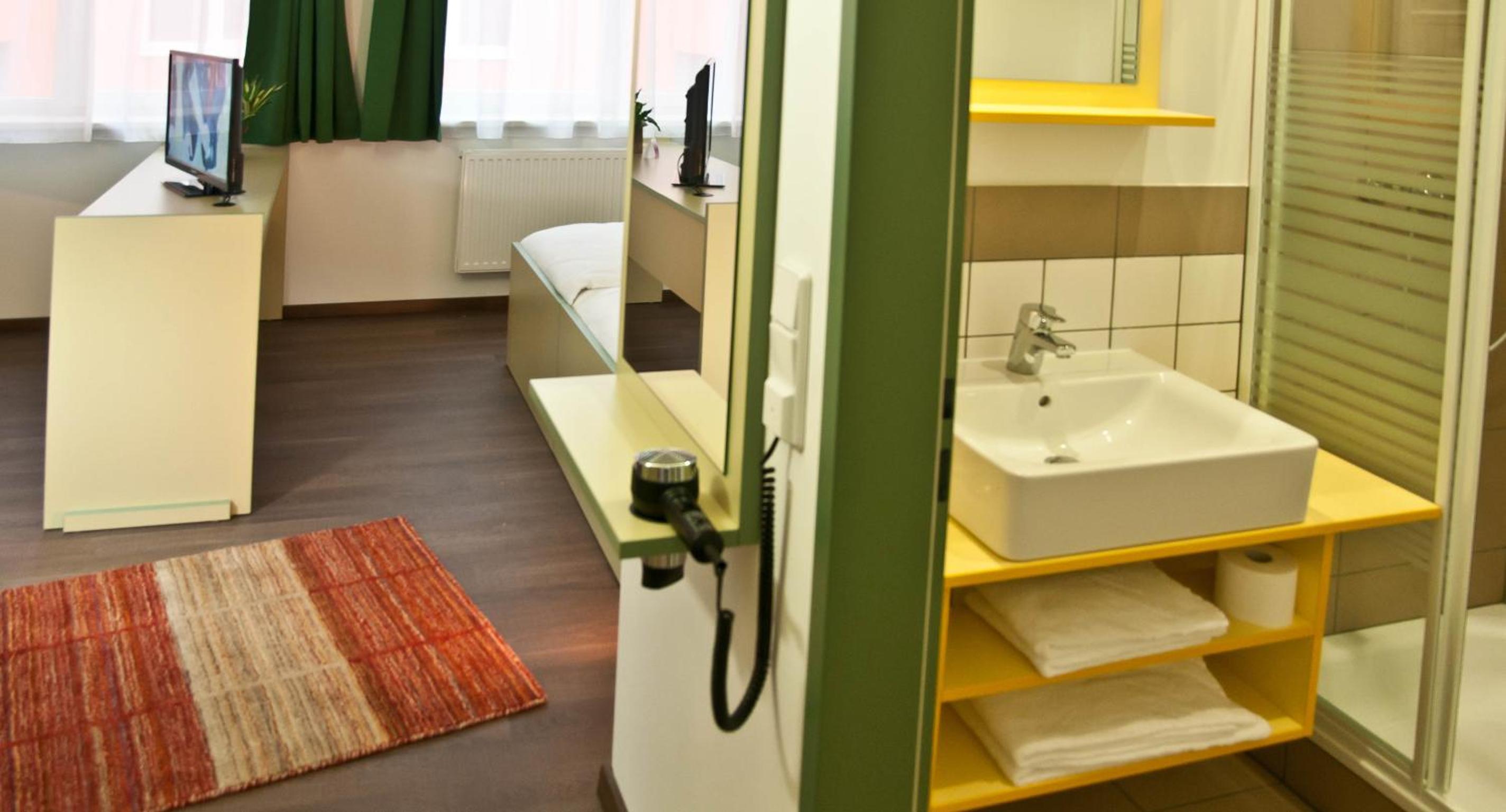 Double or Twin Room - Photo 14