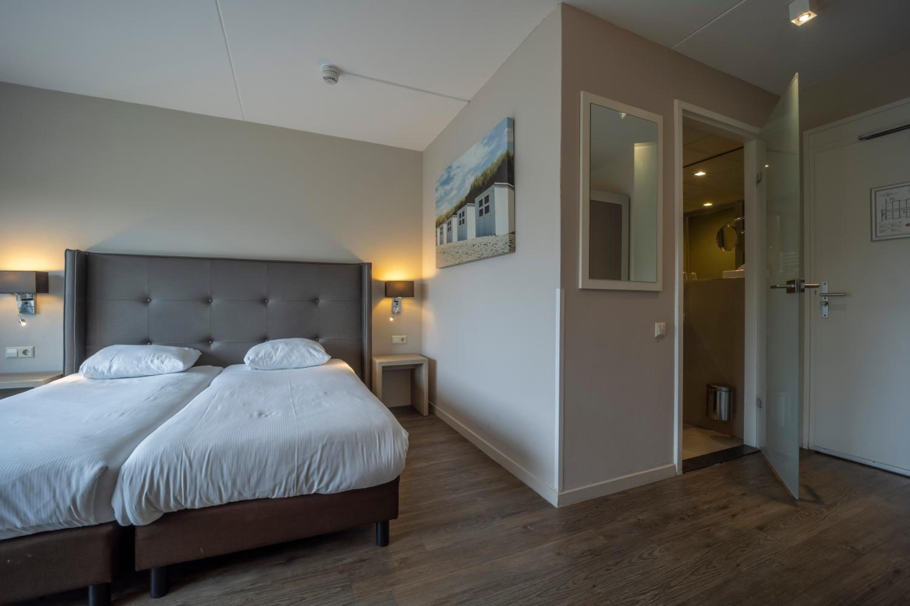 Comfort Double Room with Shower - Photo 3