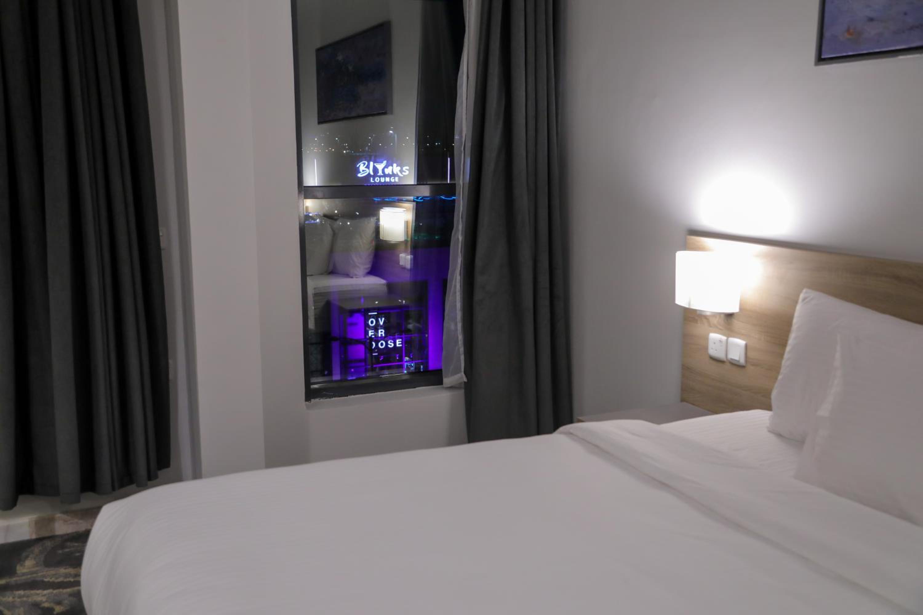Double Room - Photo 16