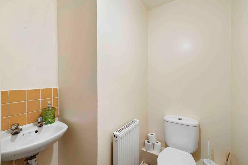 Four-Bedroom House photo 2
