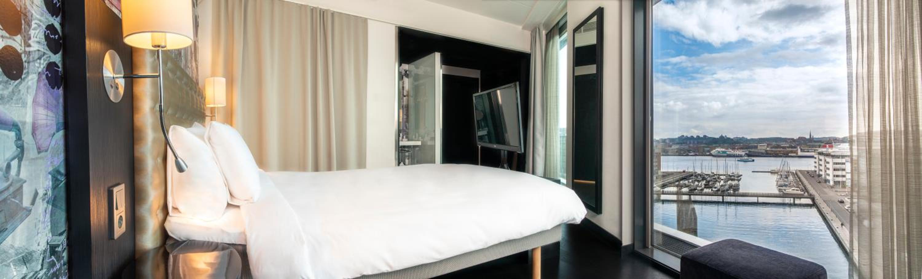 Superior Room with River view thumbnail 6