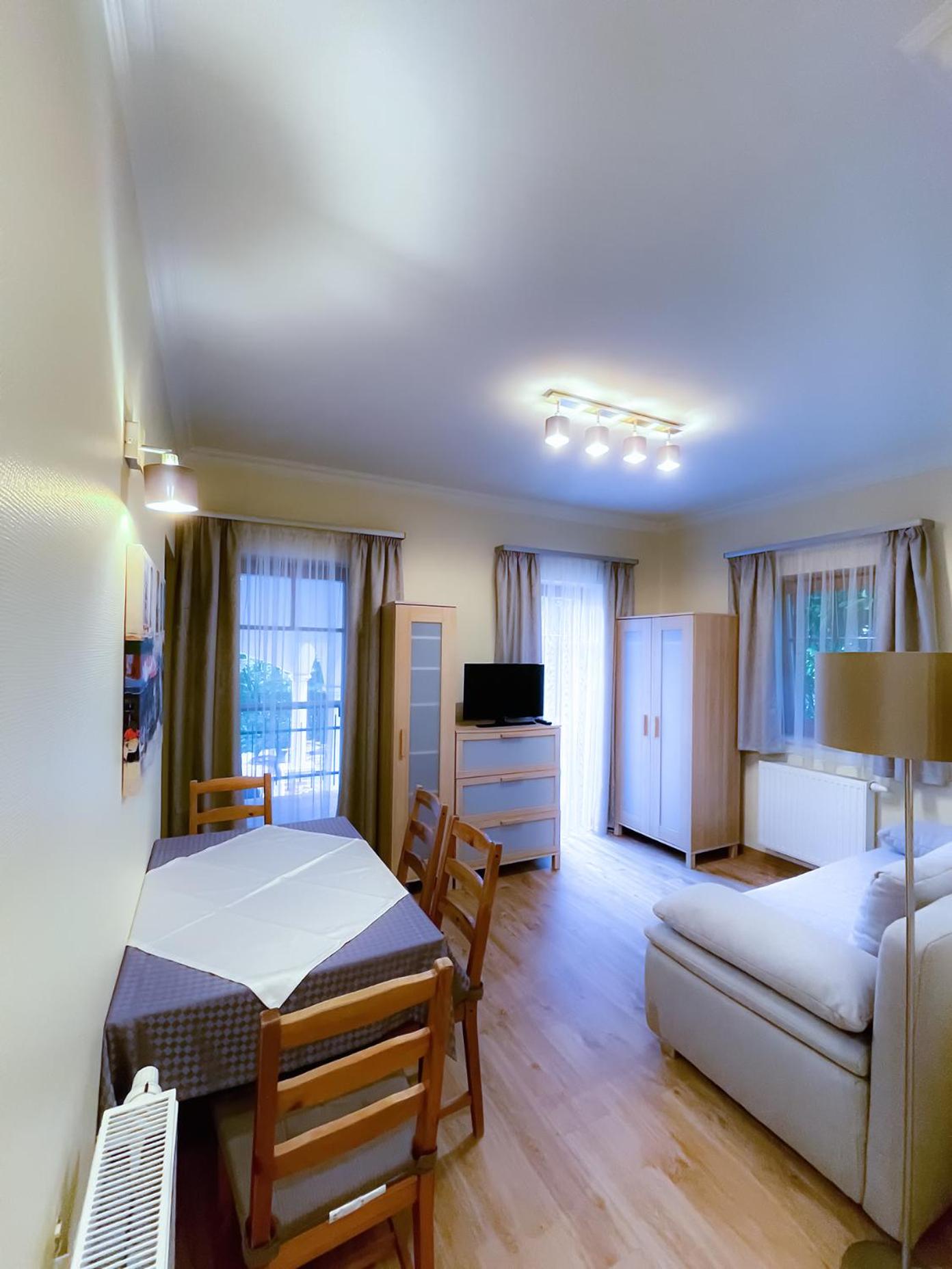 One-Bedroom Apartment with Balcony photo 2