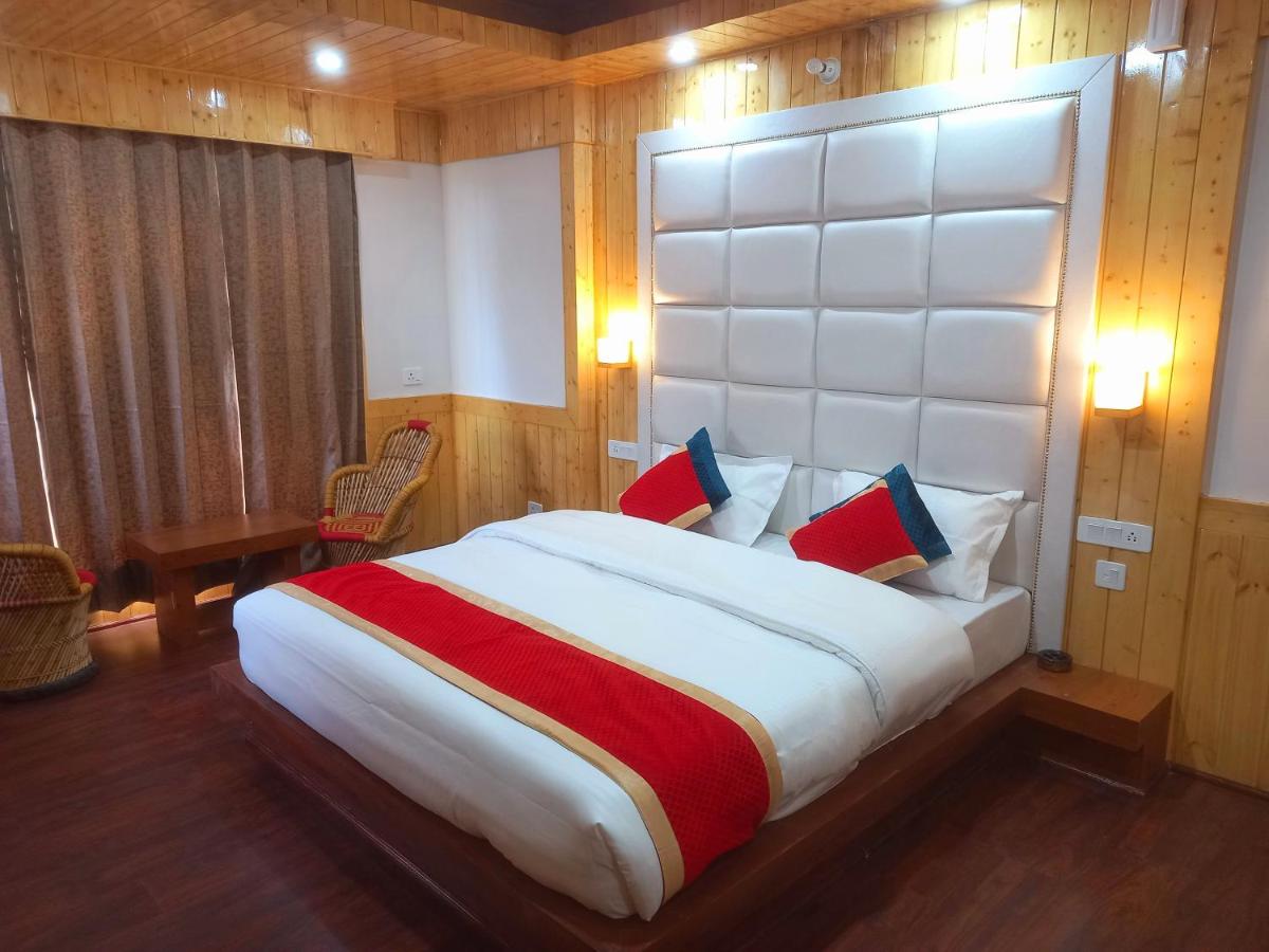 King Room with Balcony photo 3