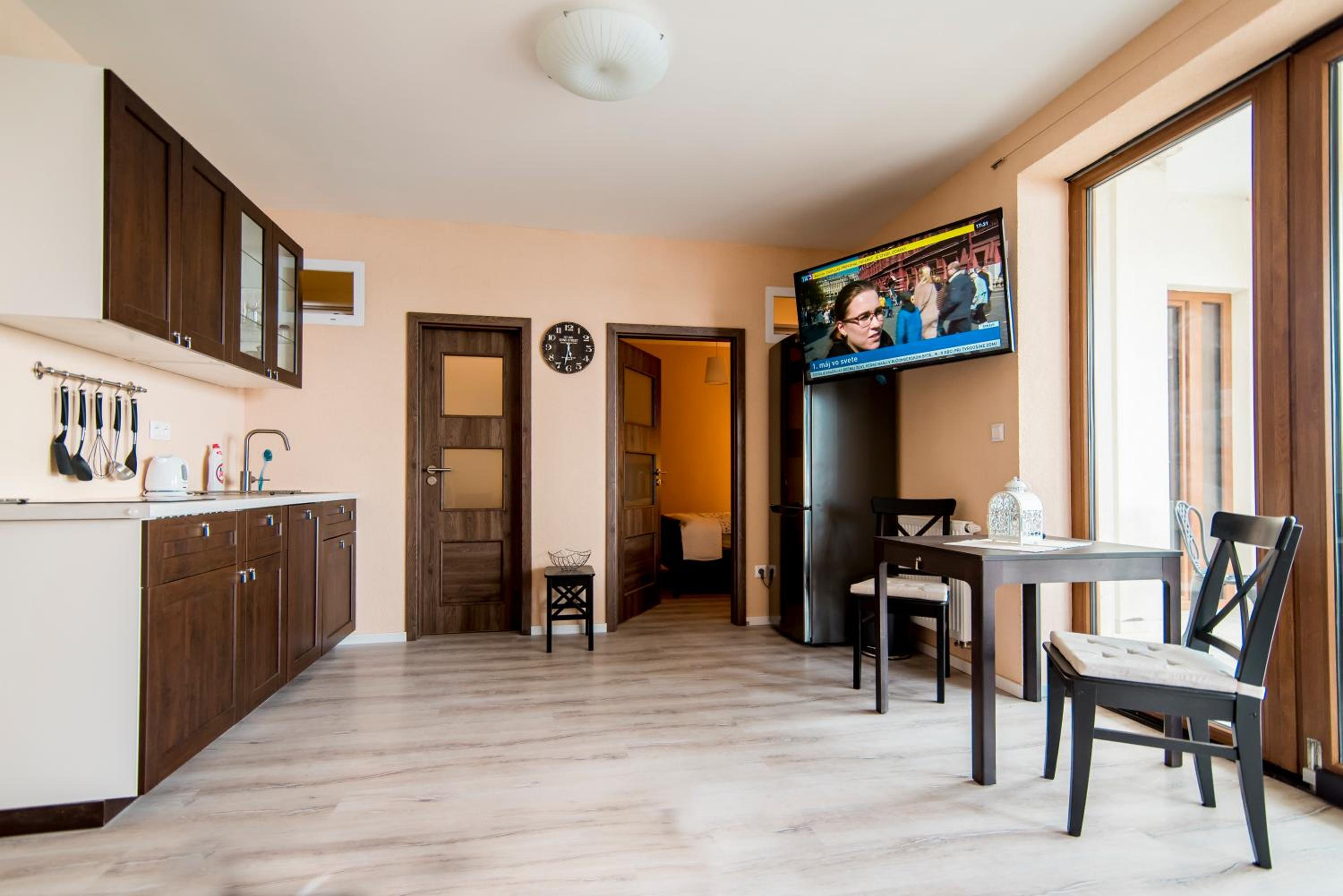 Apartment with Lake View photo 2