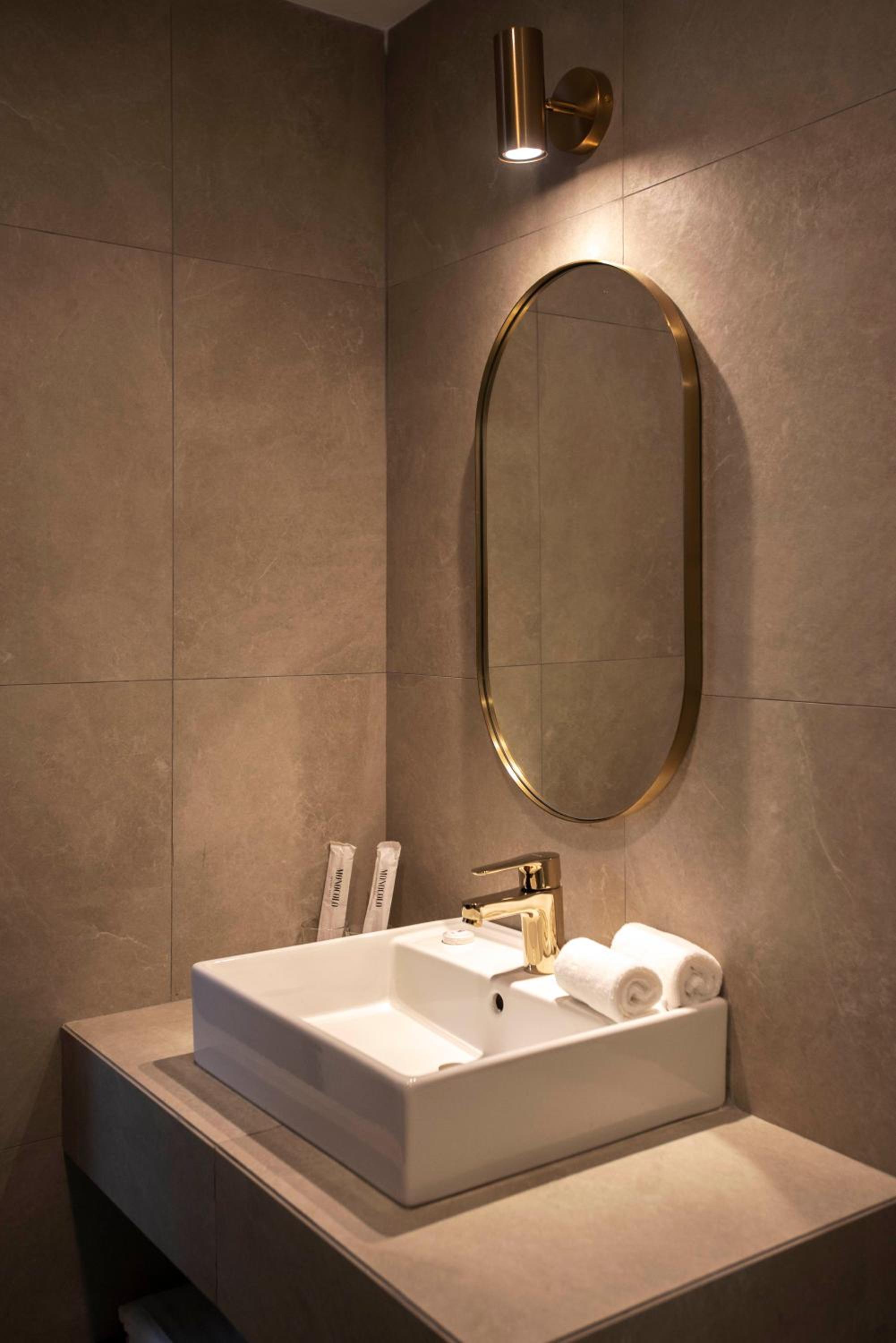 Superior Twin Room - Photo 4