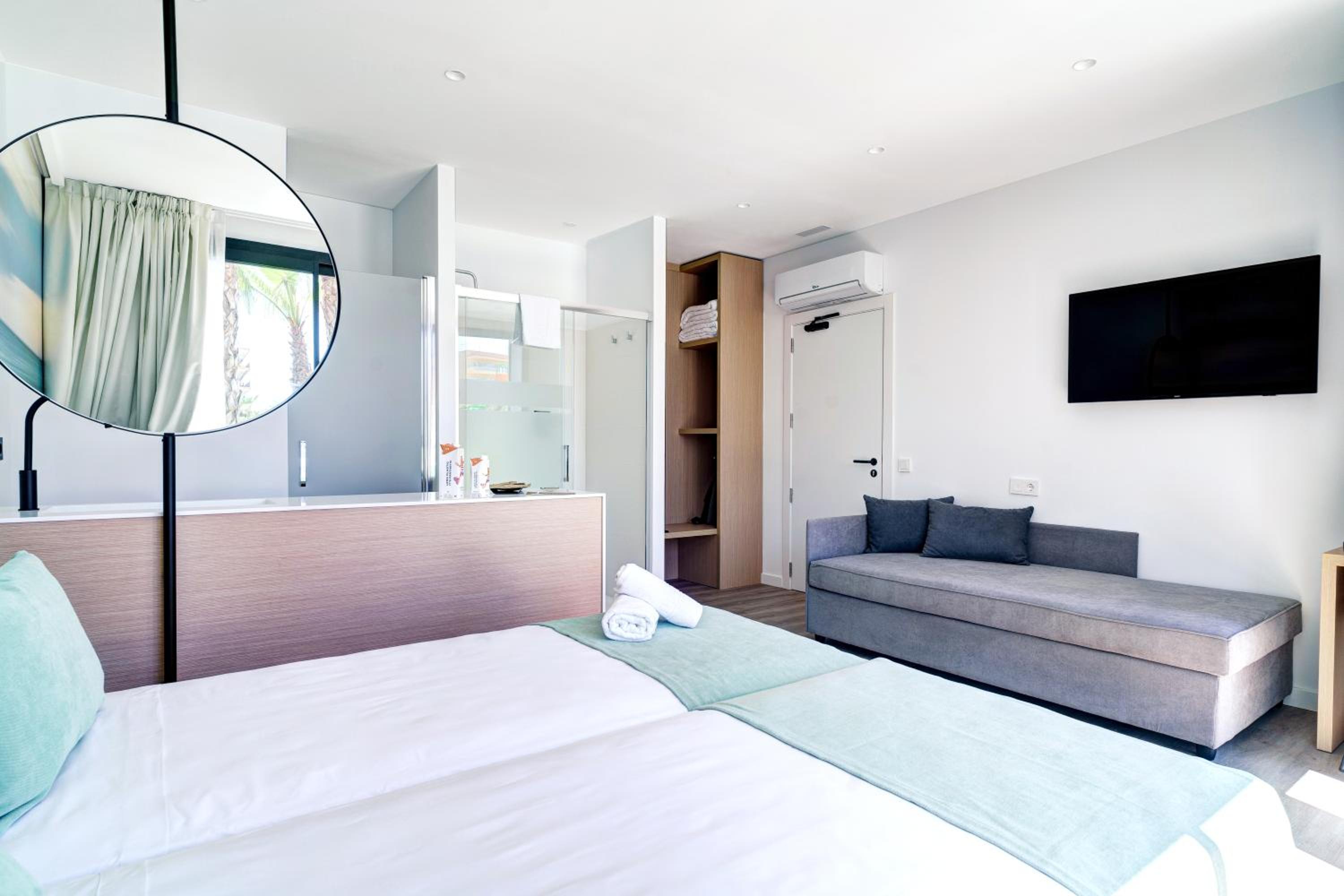 Habitación Familiar con Terraza
