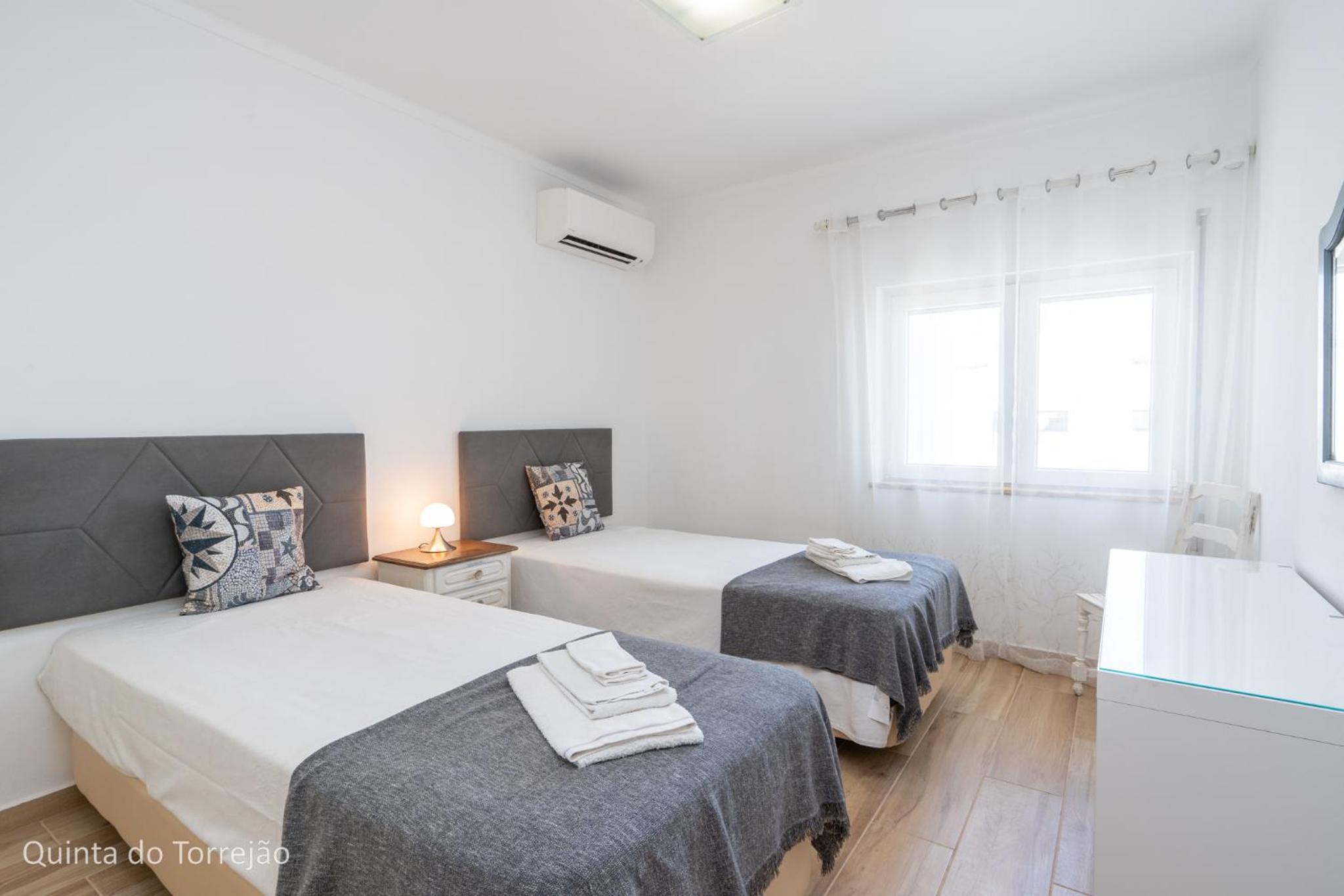 Two-Bedroom Apartment with Garden View photo 2